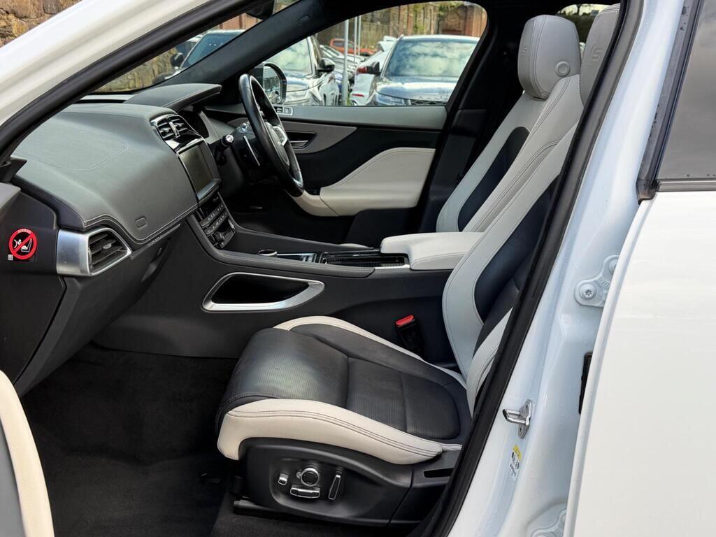 Jaguar F-Pace view 17
