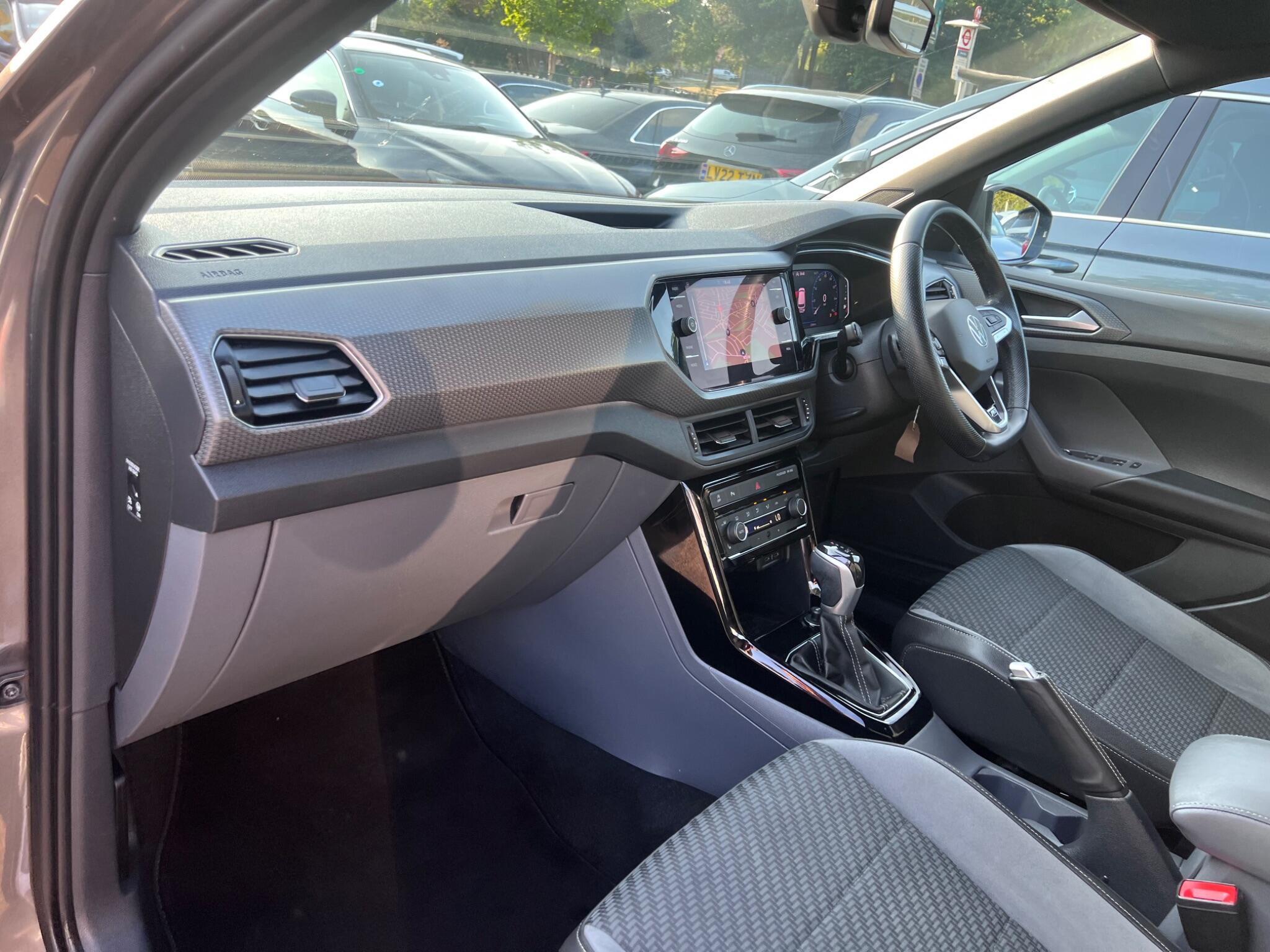 Volkswagen T-Cross view 37
