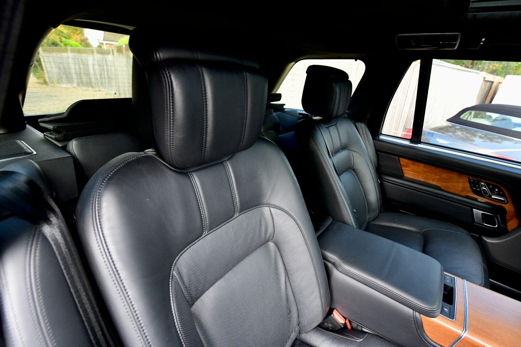 Land Rover Range Rover view 31