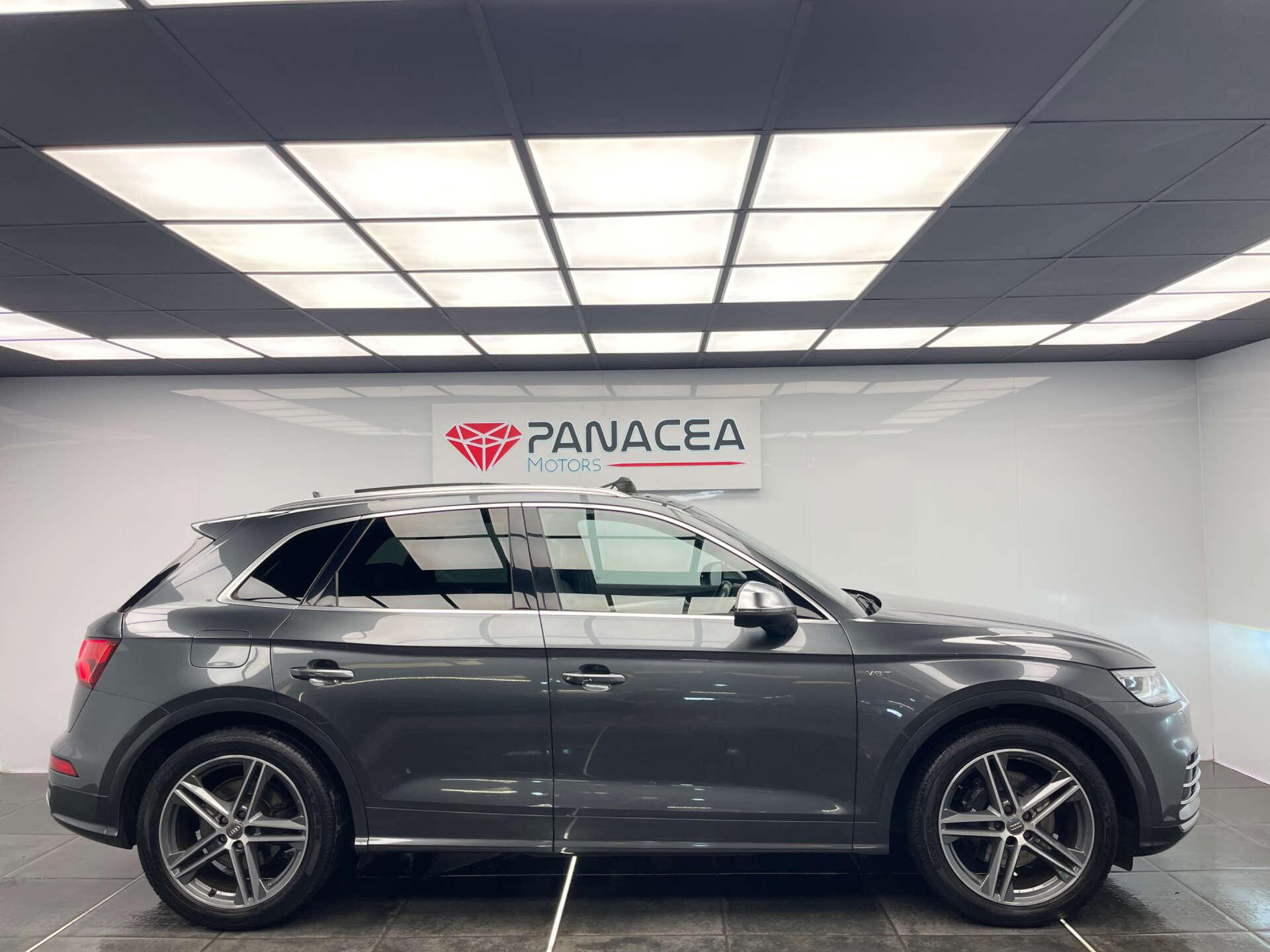 Audi SQ5 view 2
