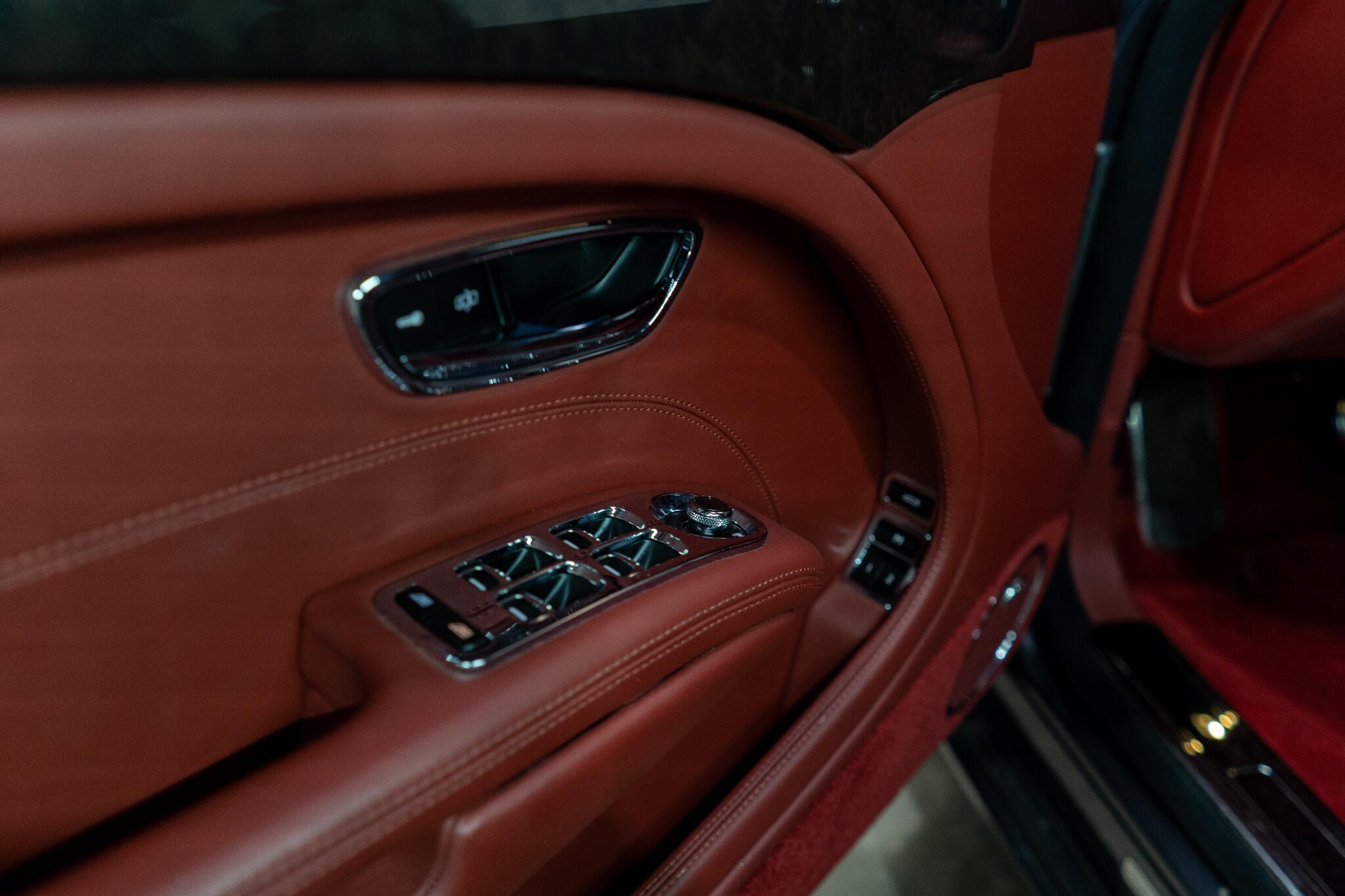 Bentley Mulsanne view 32