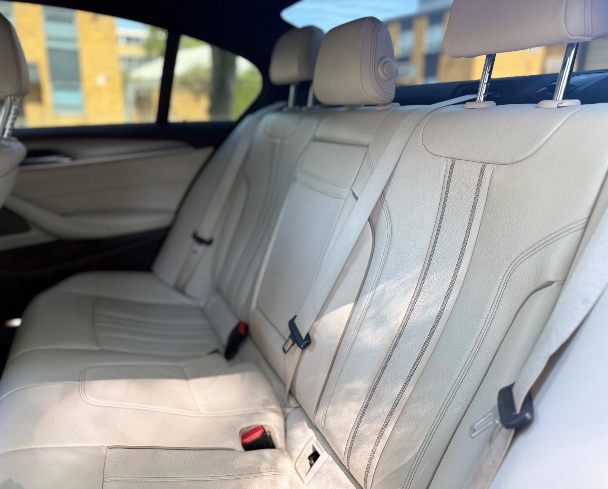 BMW 5 Series view 14