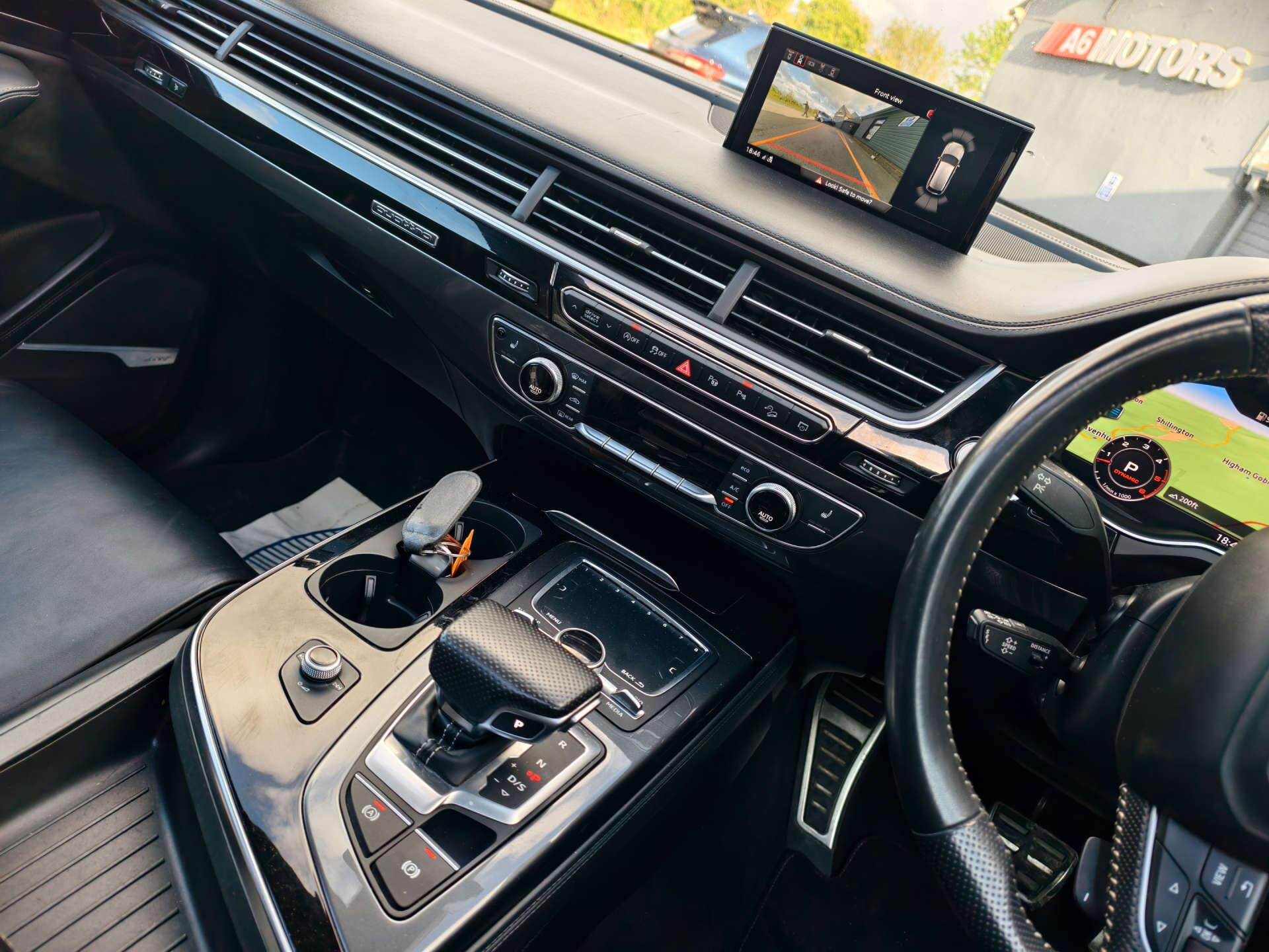 Audi Q7 view 41