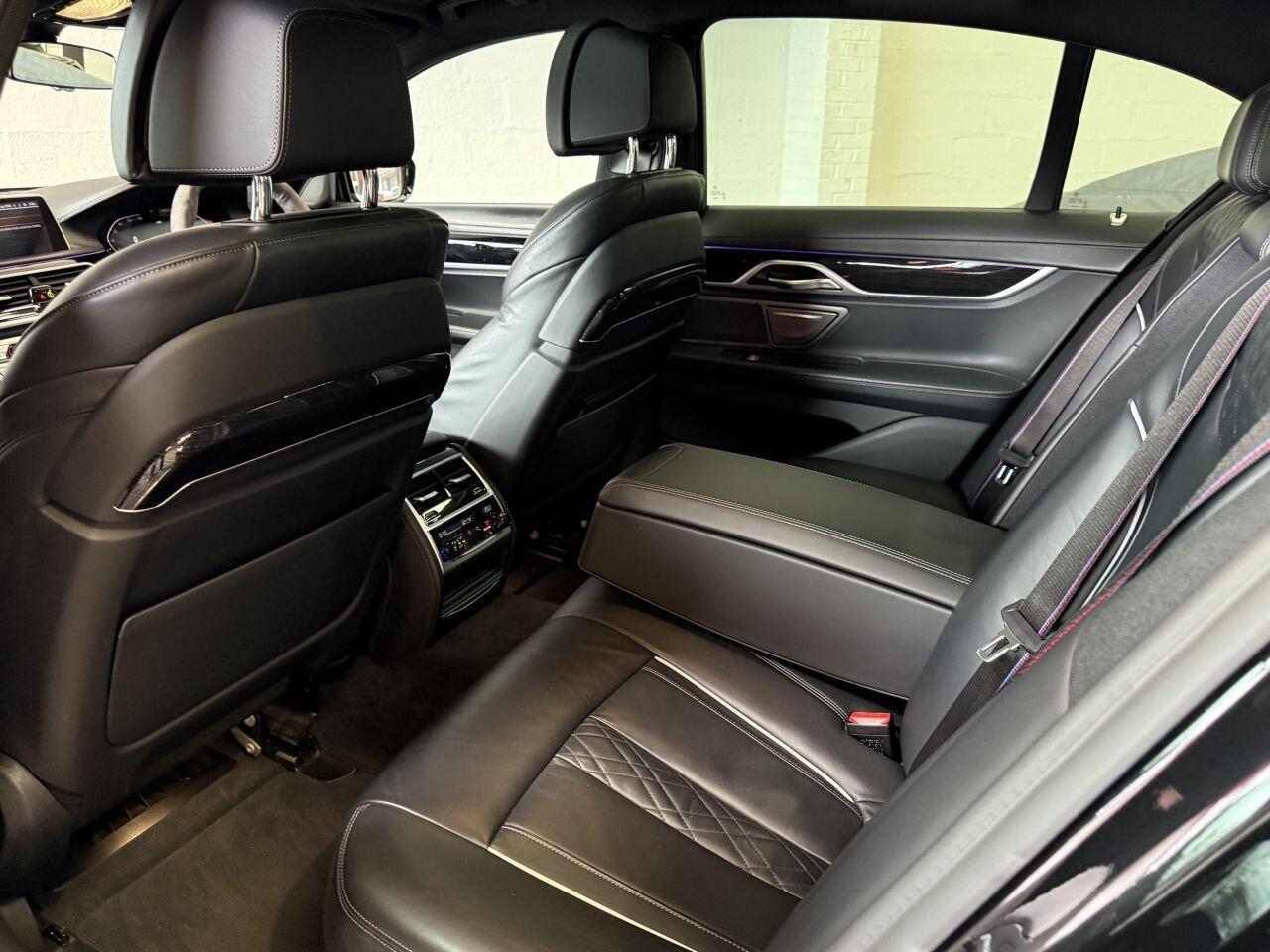 BMW 7 Series view 67