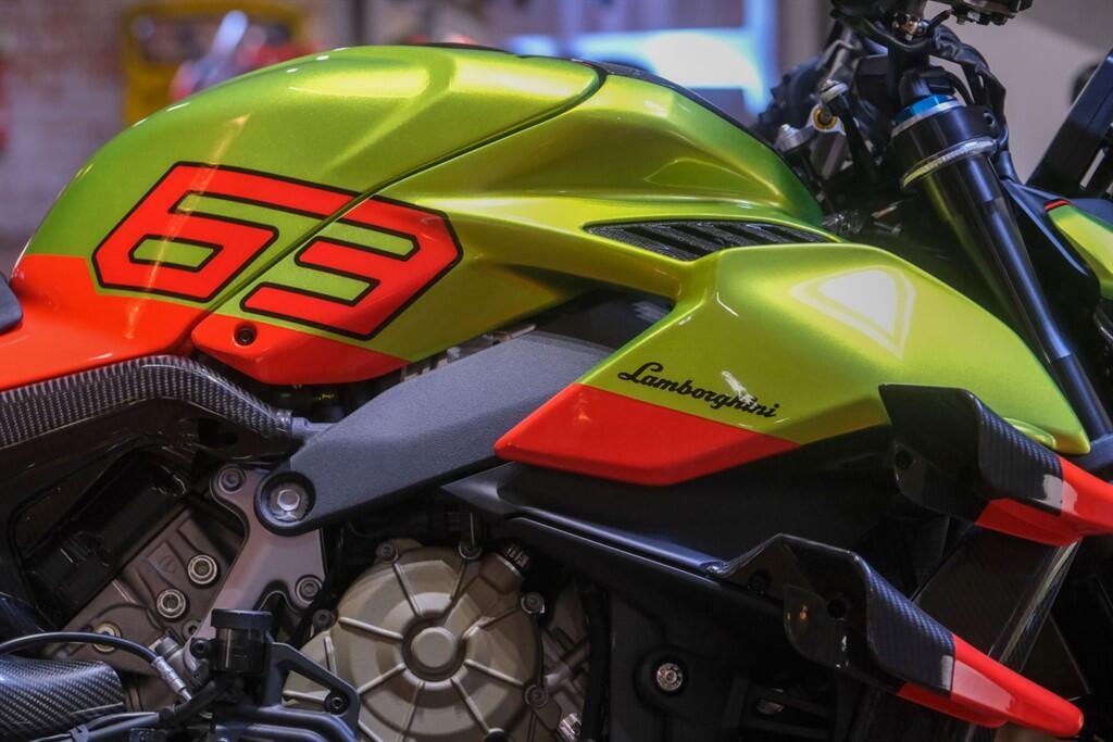 Ducati Streetfighter V4 view 7