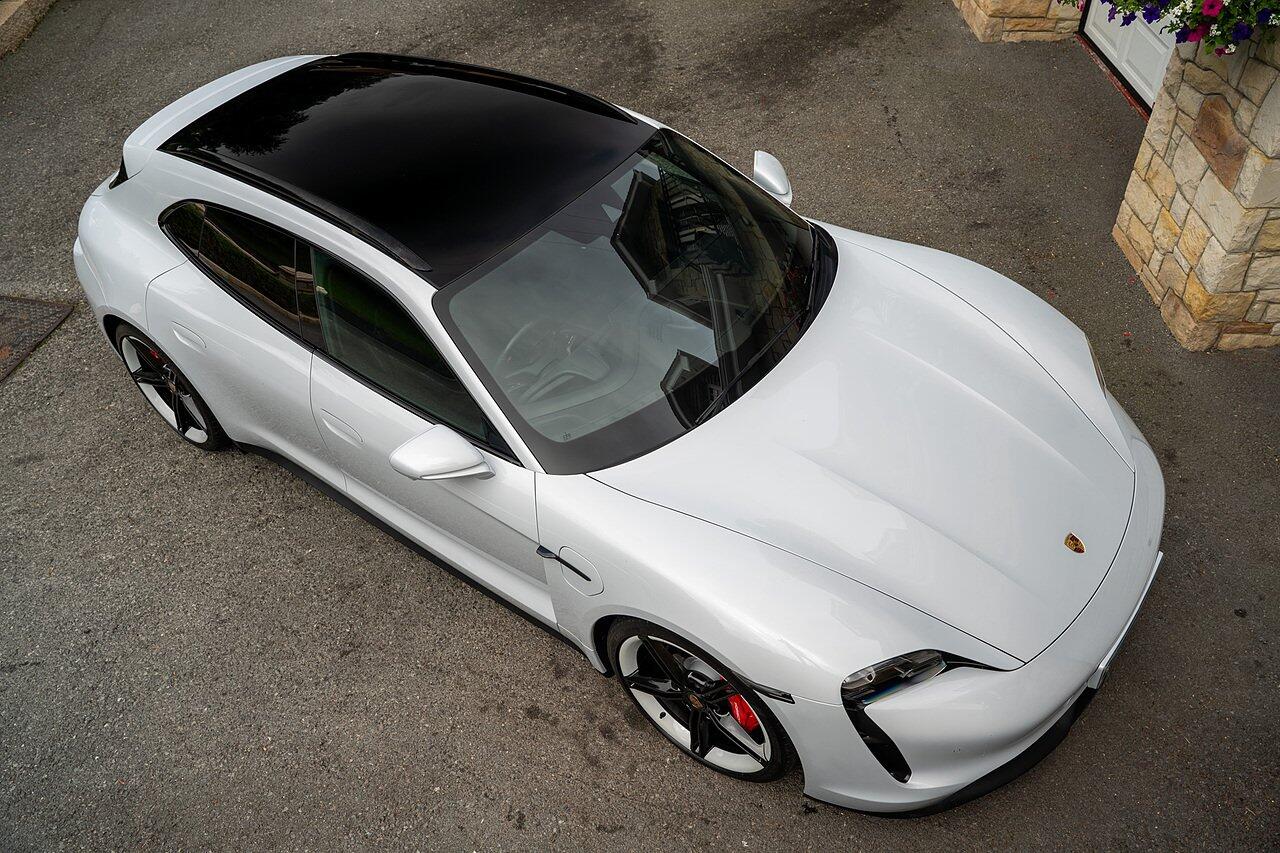 Porsche Taycan view 16