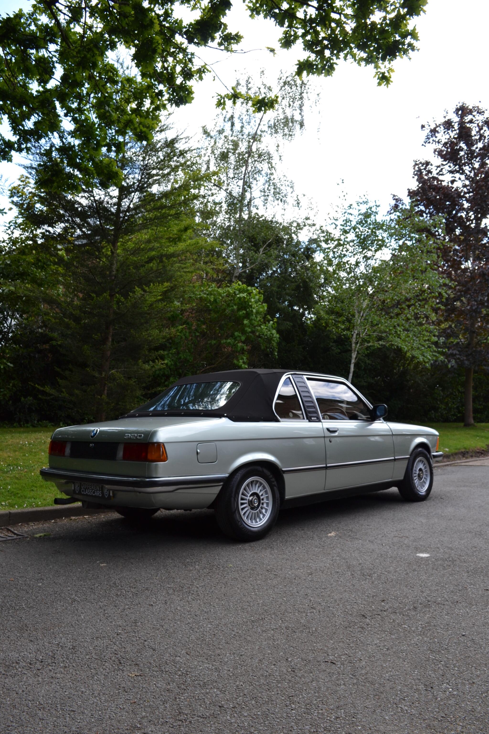 BMW 3 Series view 11