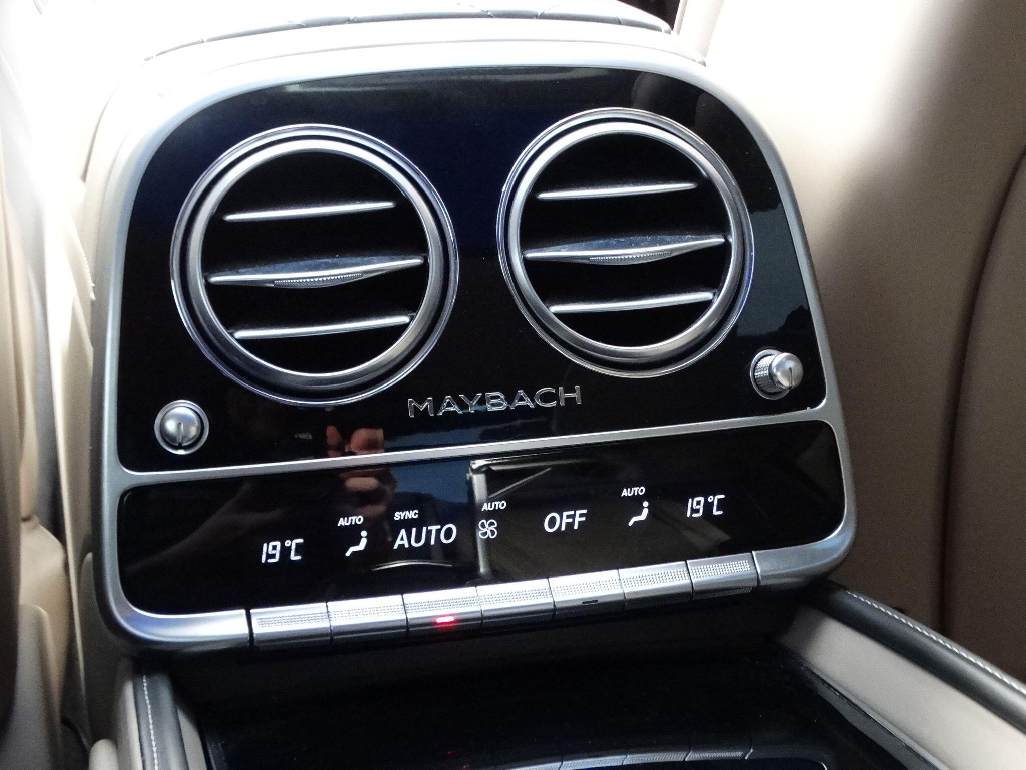 Mercedes-Benz Maybach S Class view 23