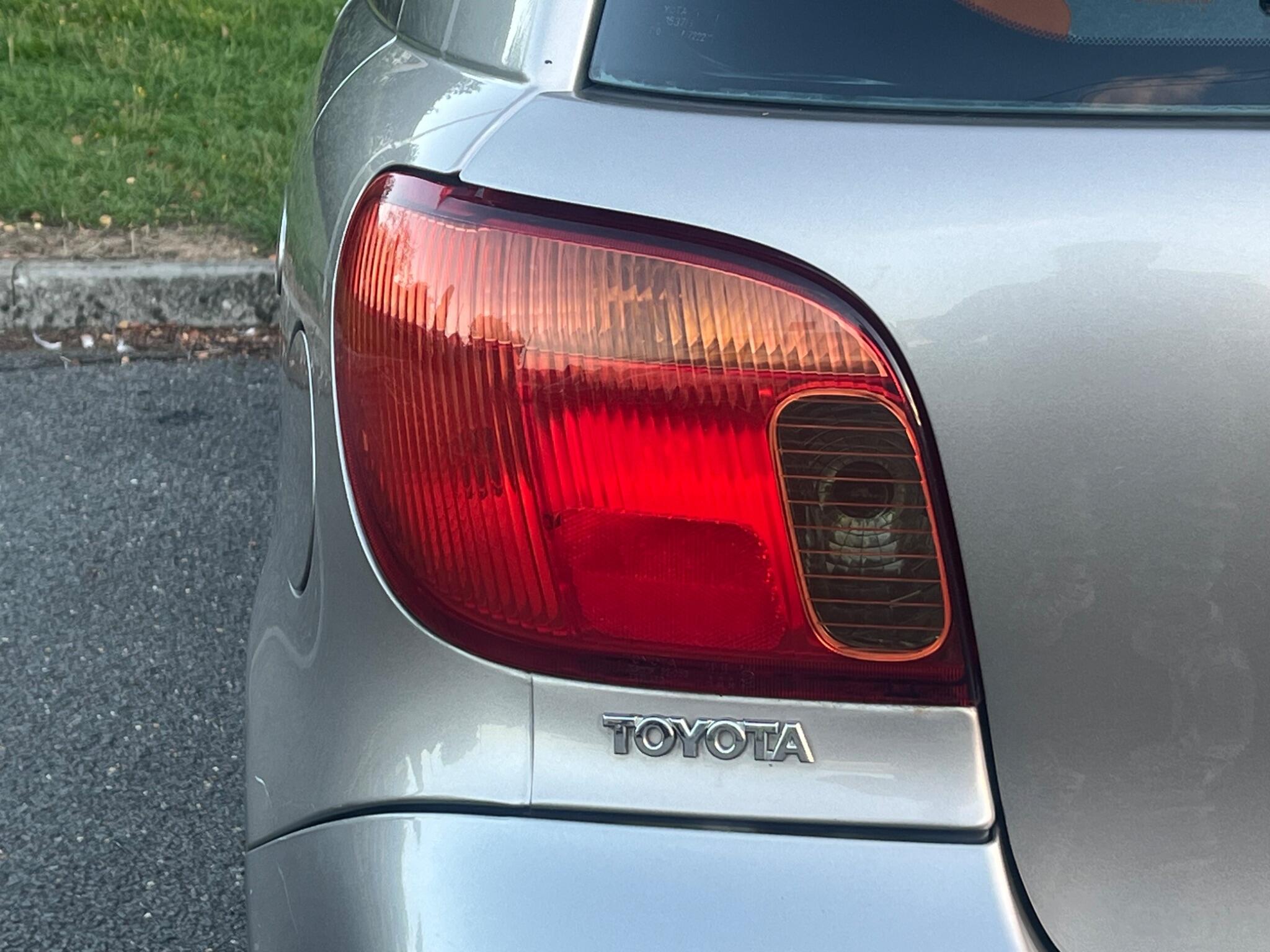 Toyota Yaris view 11