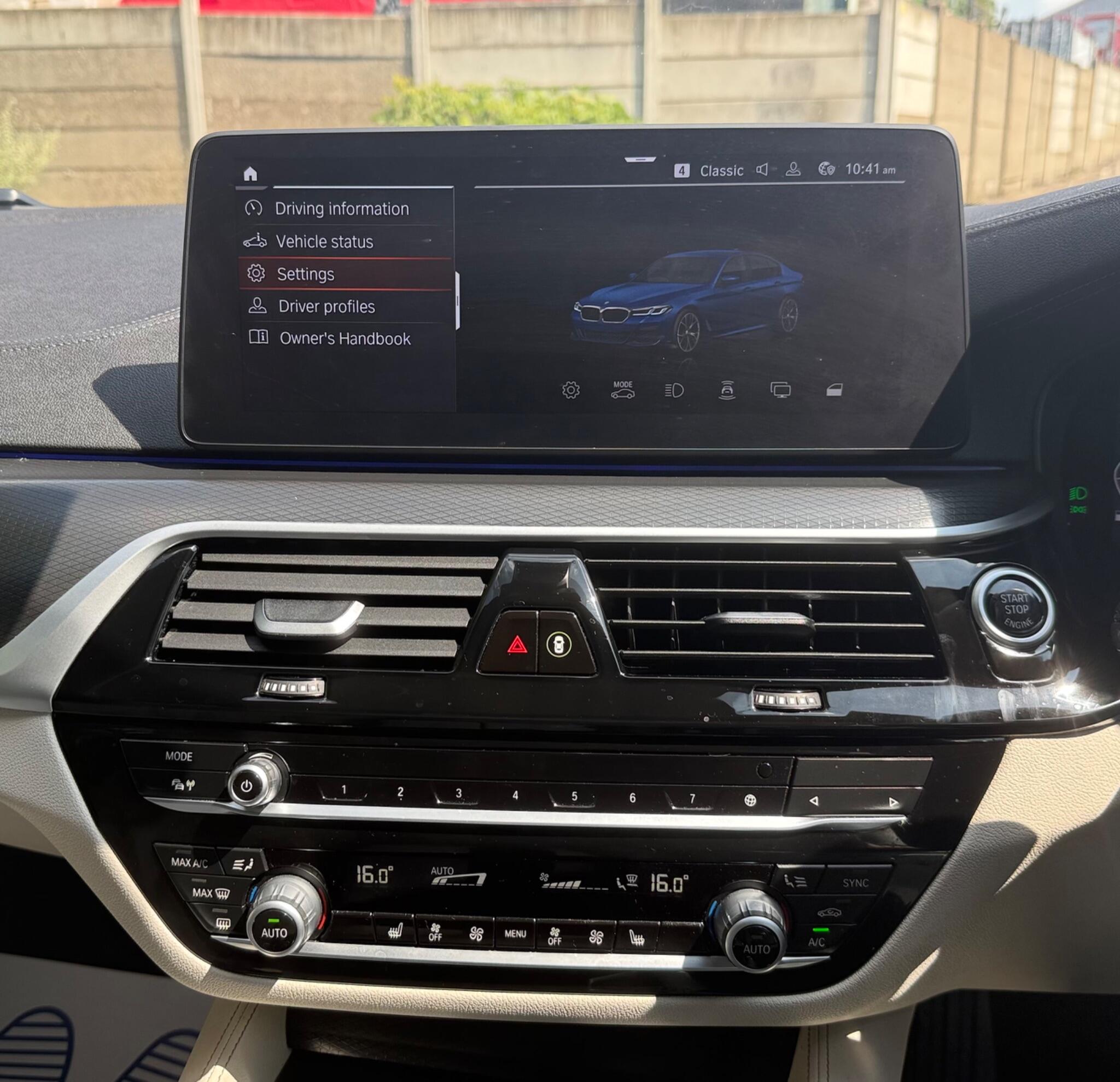 BMW 5 Series view 13