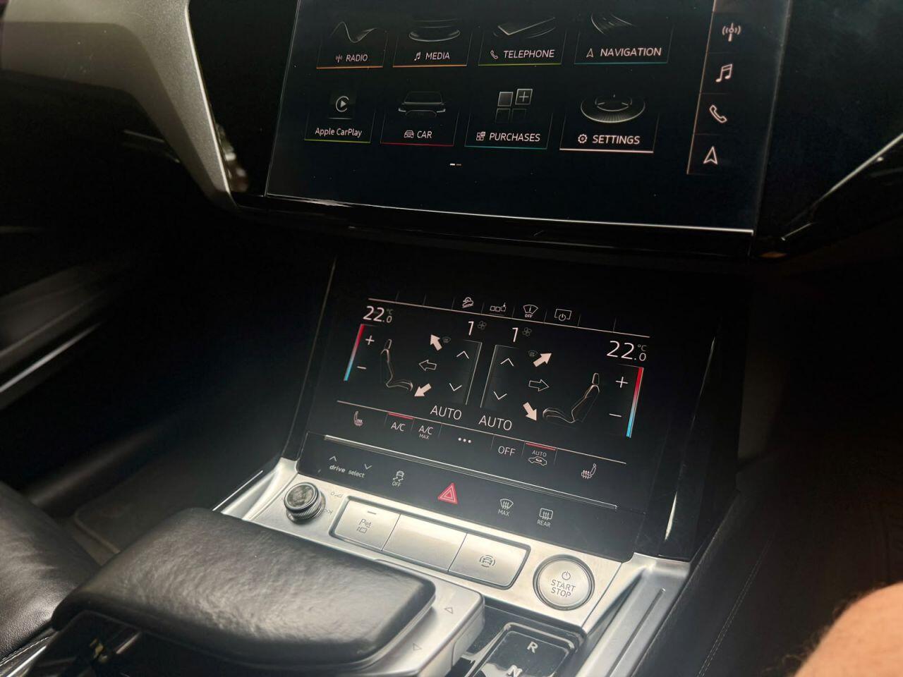 Audi E-Tron view 35