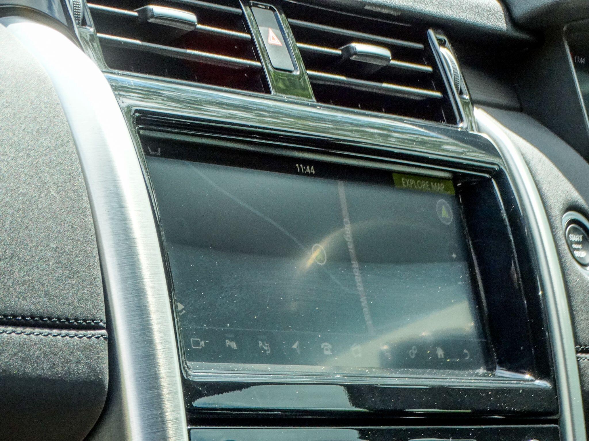 Land Rover Discovery 3 view 15