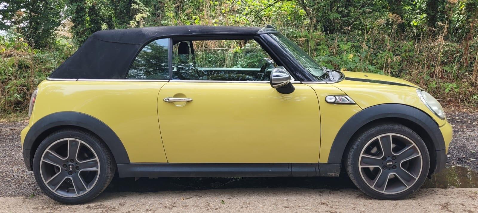 Mini Convertible view 10