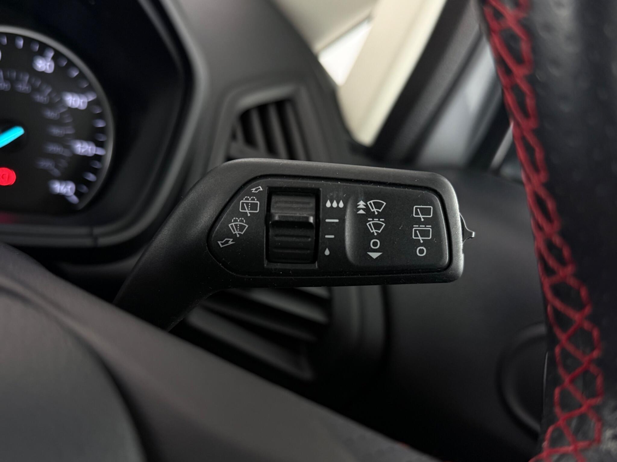 Ford Ecosport view 16