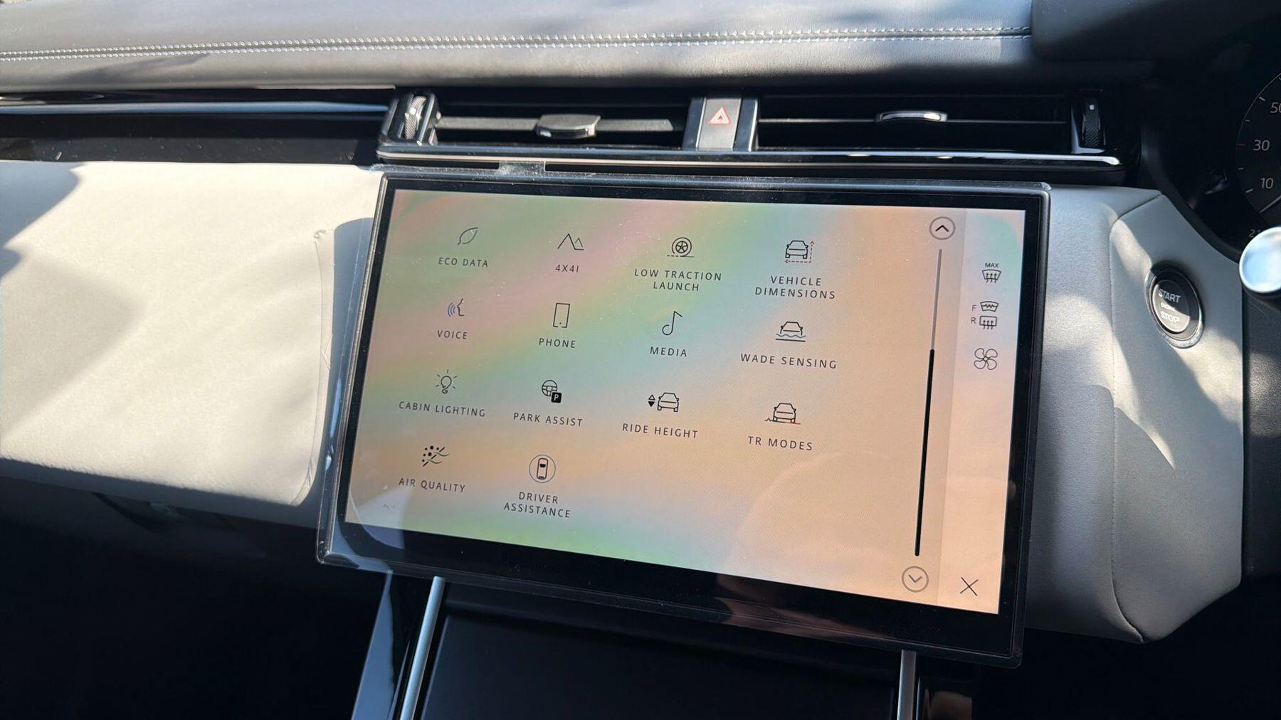 Land Rover Range Rover Velar view 29