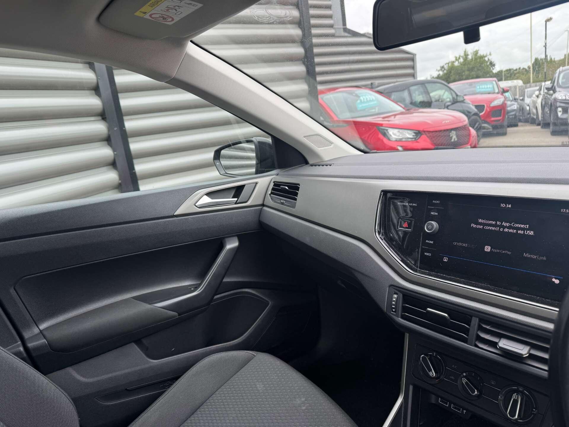 Volkswagen Polo view 17