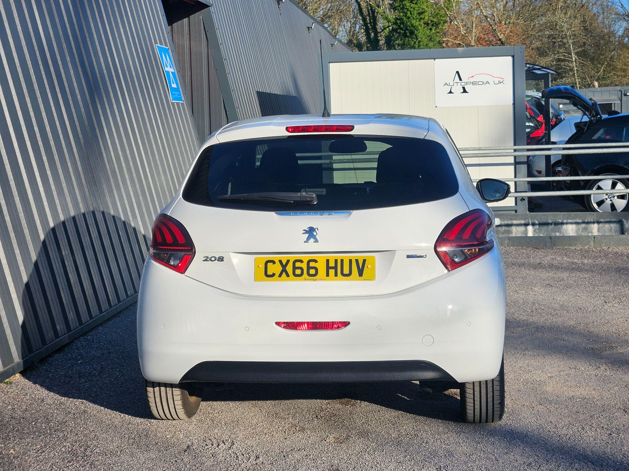 2017 Peugeot 208 image 7