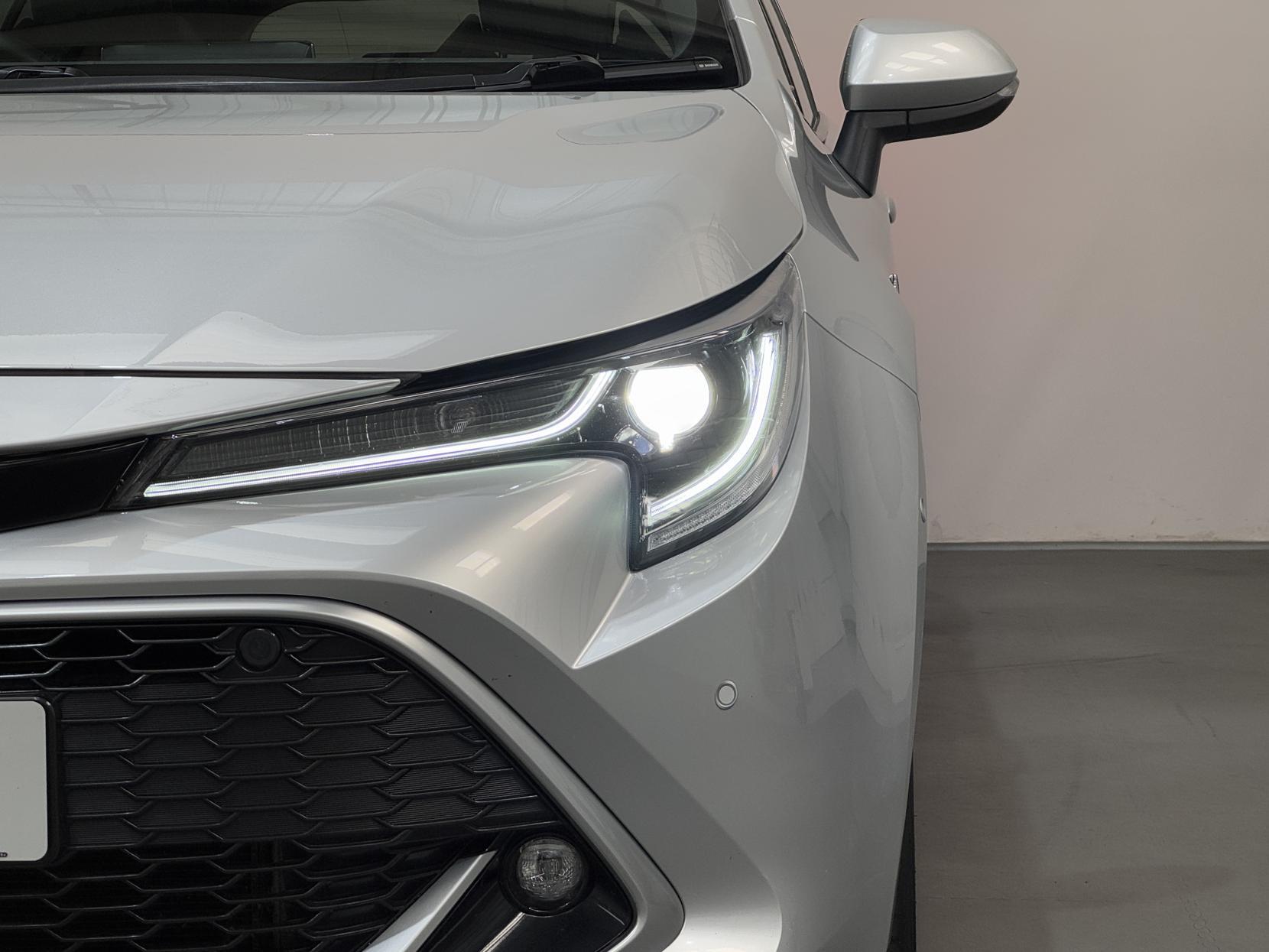 Toyota Corolla view 5