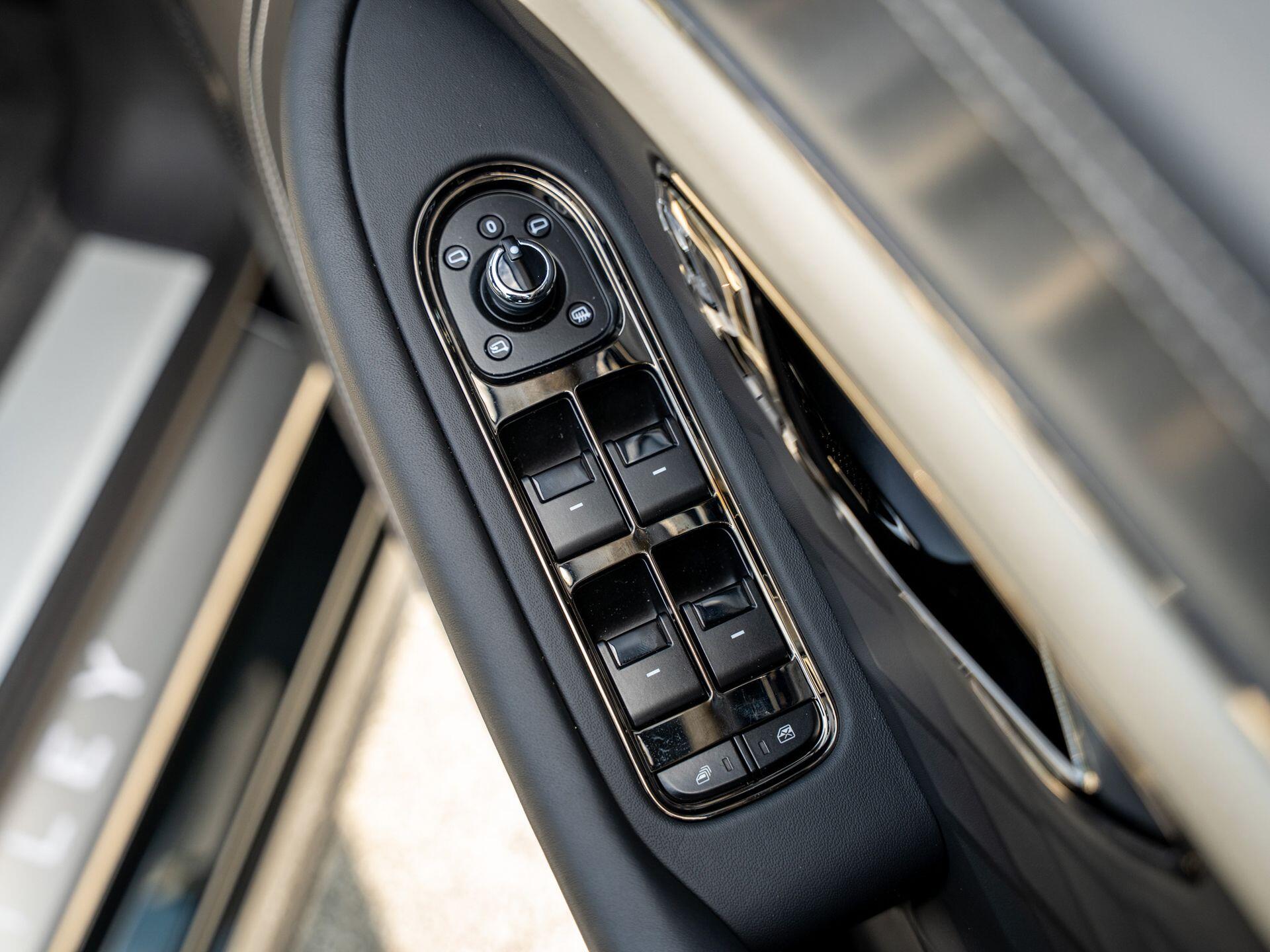 Bentley Continental view 24
