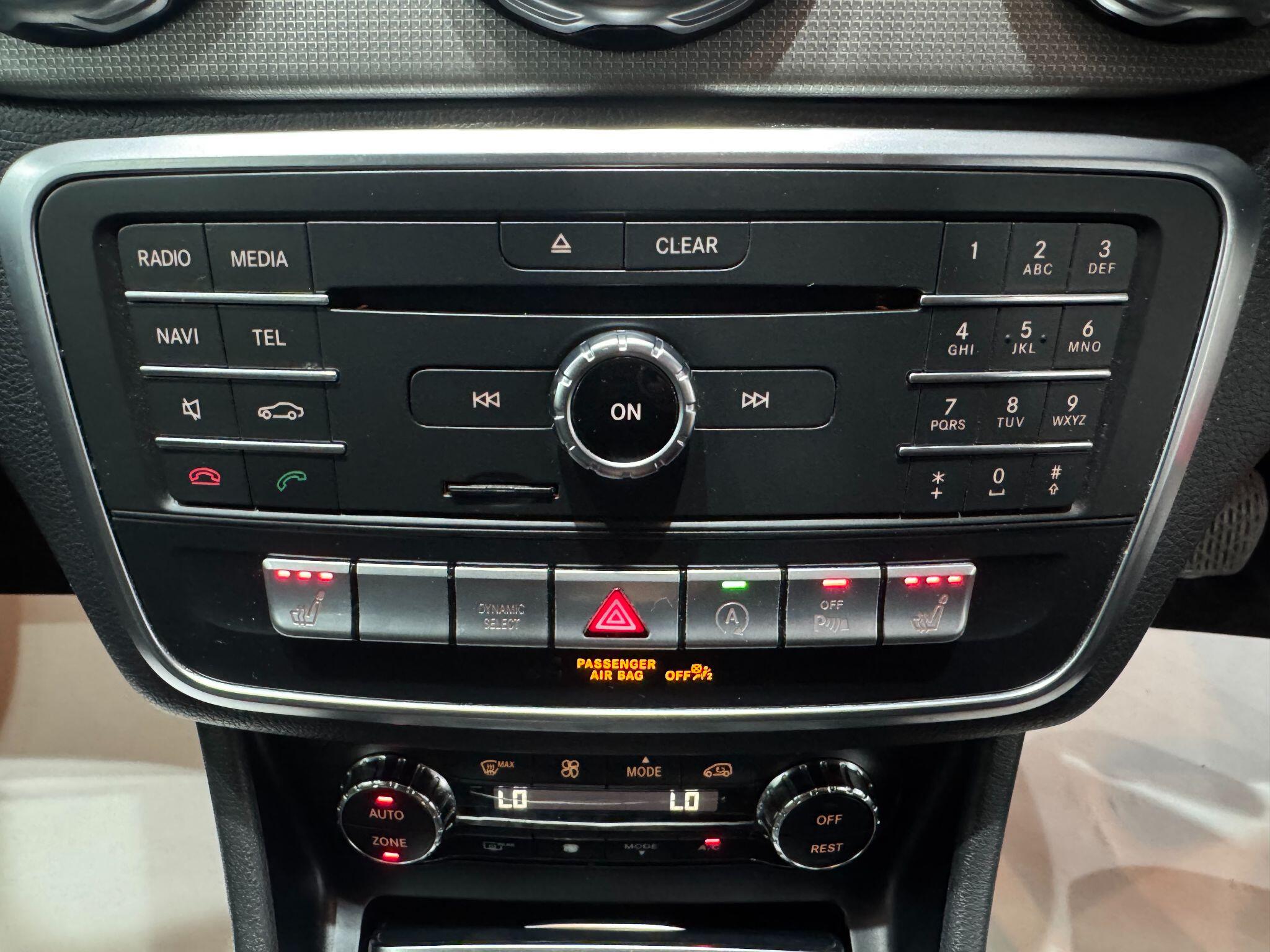 Mercedes-Benz GLA view 40
