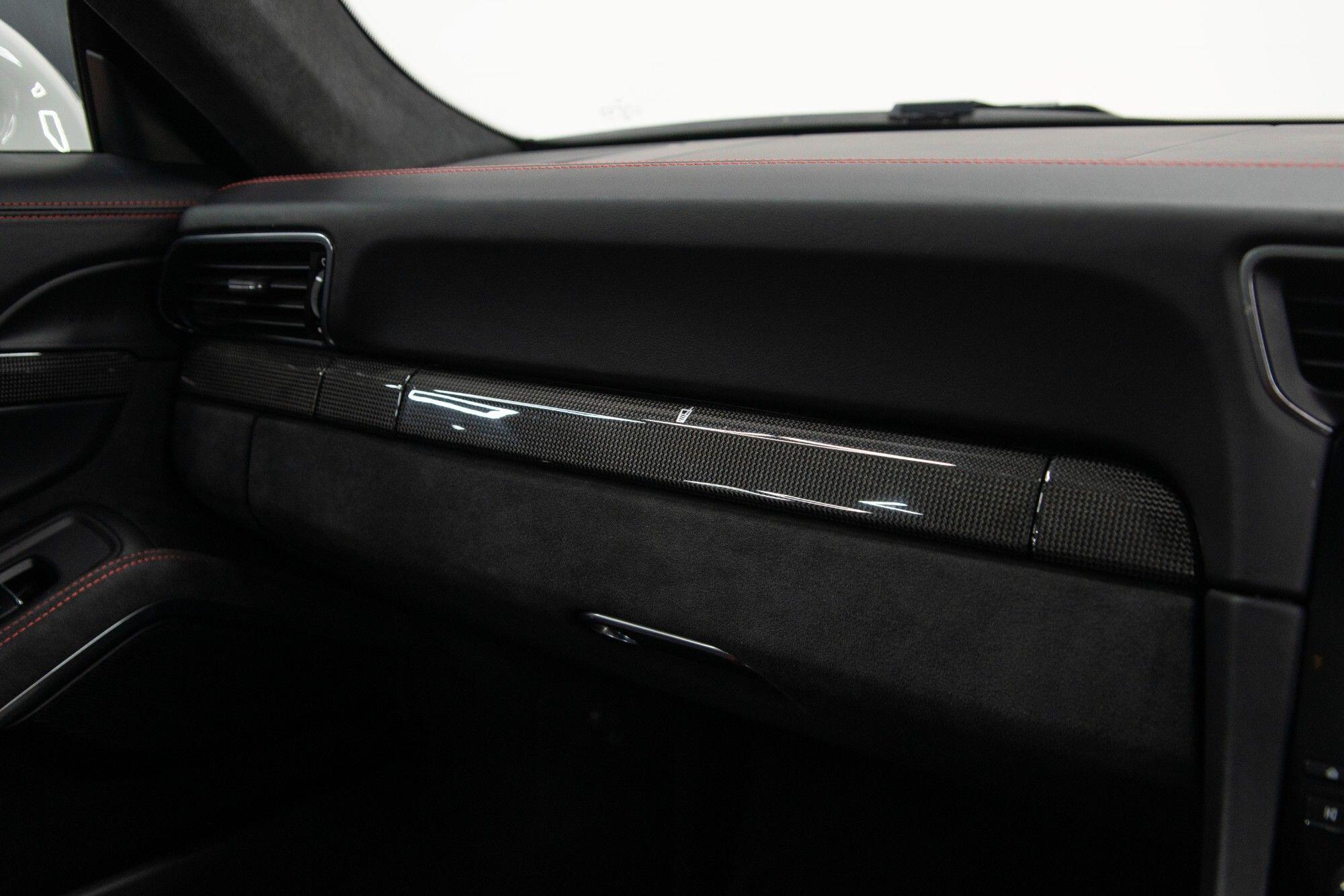 Porsche 911 view 38