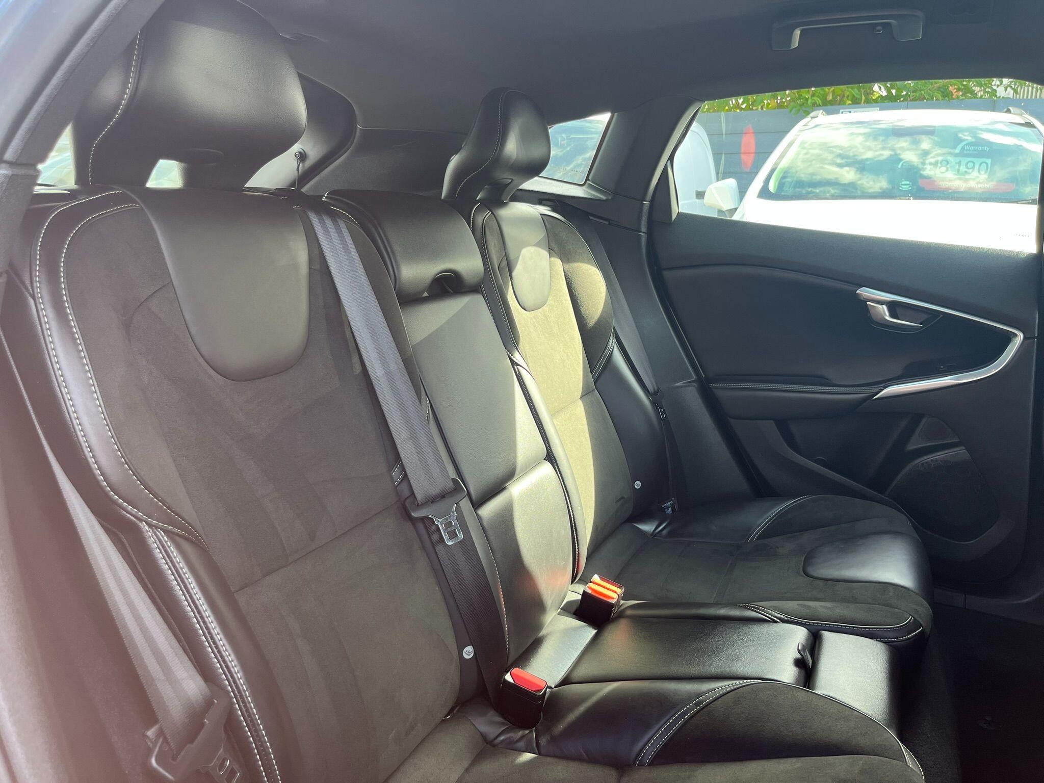 Volvo V40 view 33