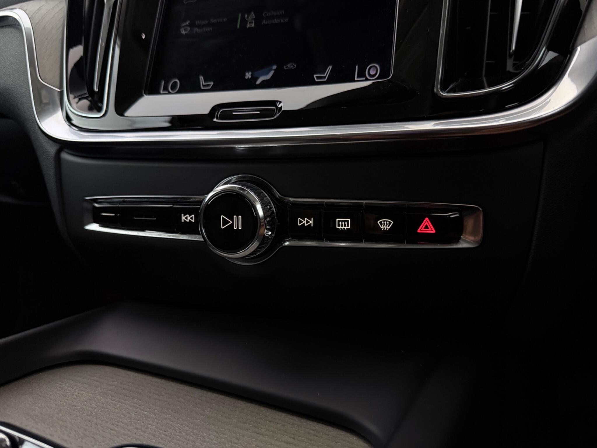 Volvo S60 view 24