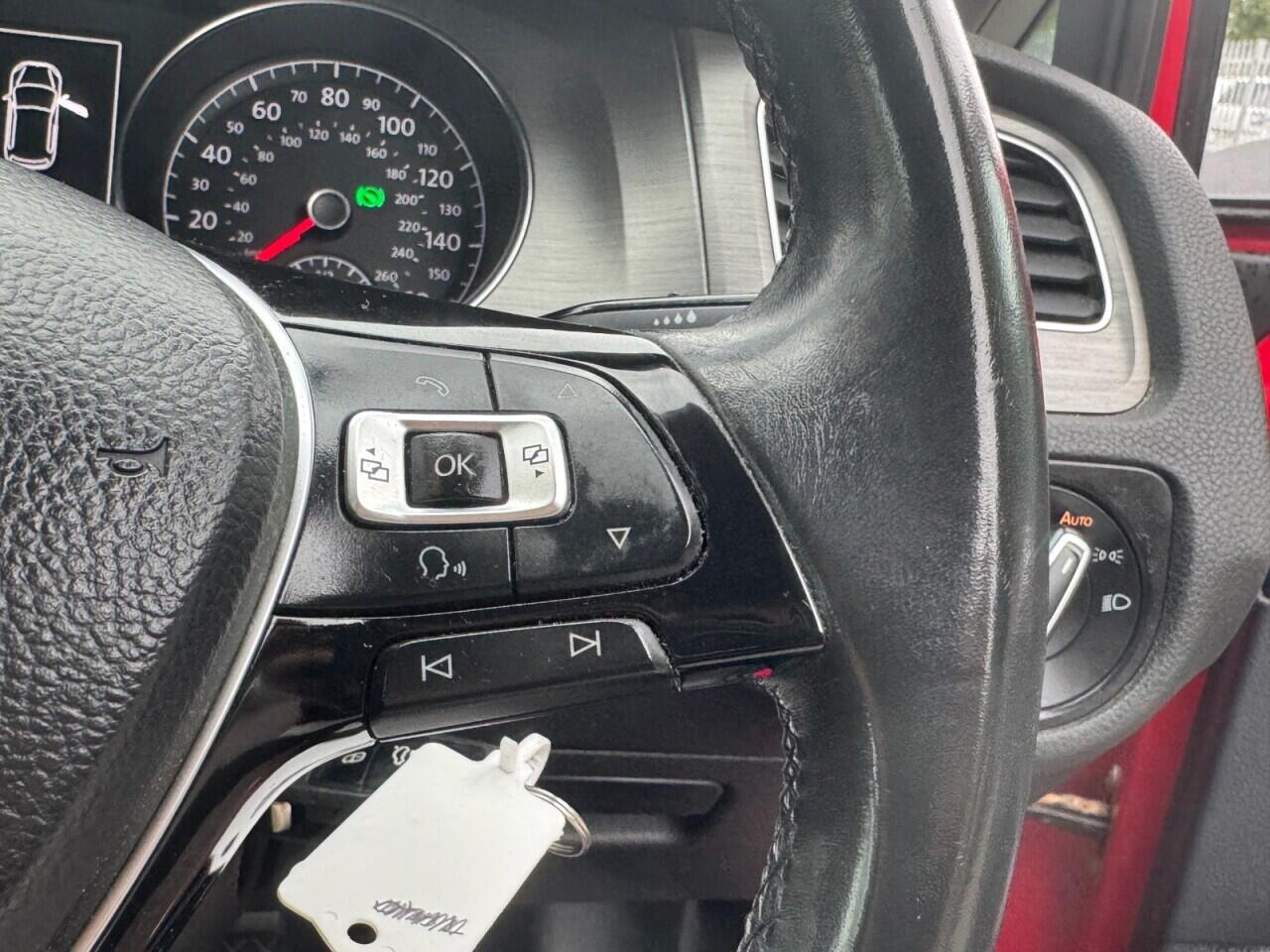 Volkswagen Golf view 19