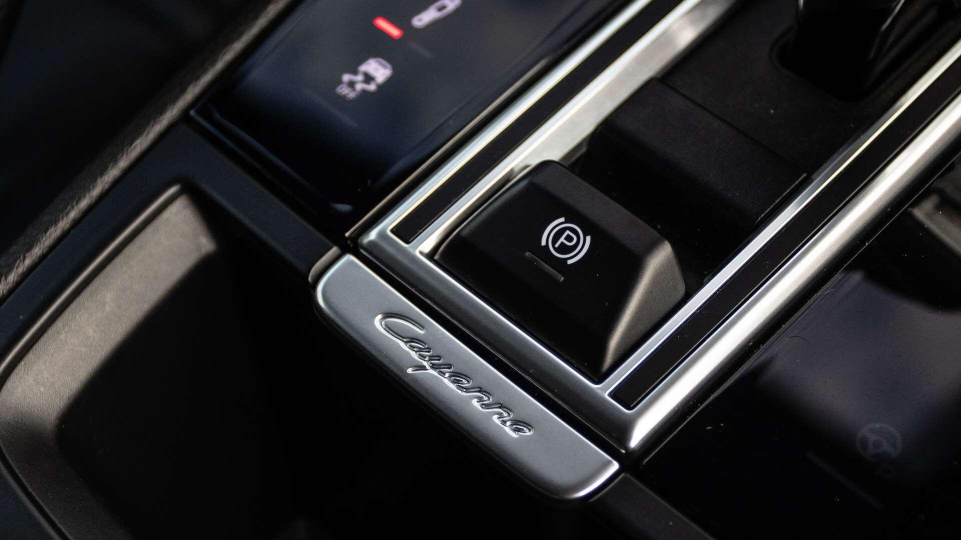 Porsche Cayenne view 24