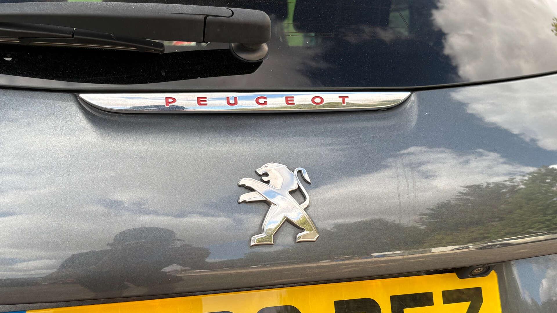 Peugeot 208 view 43