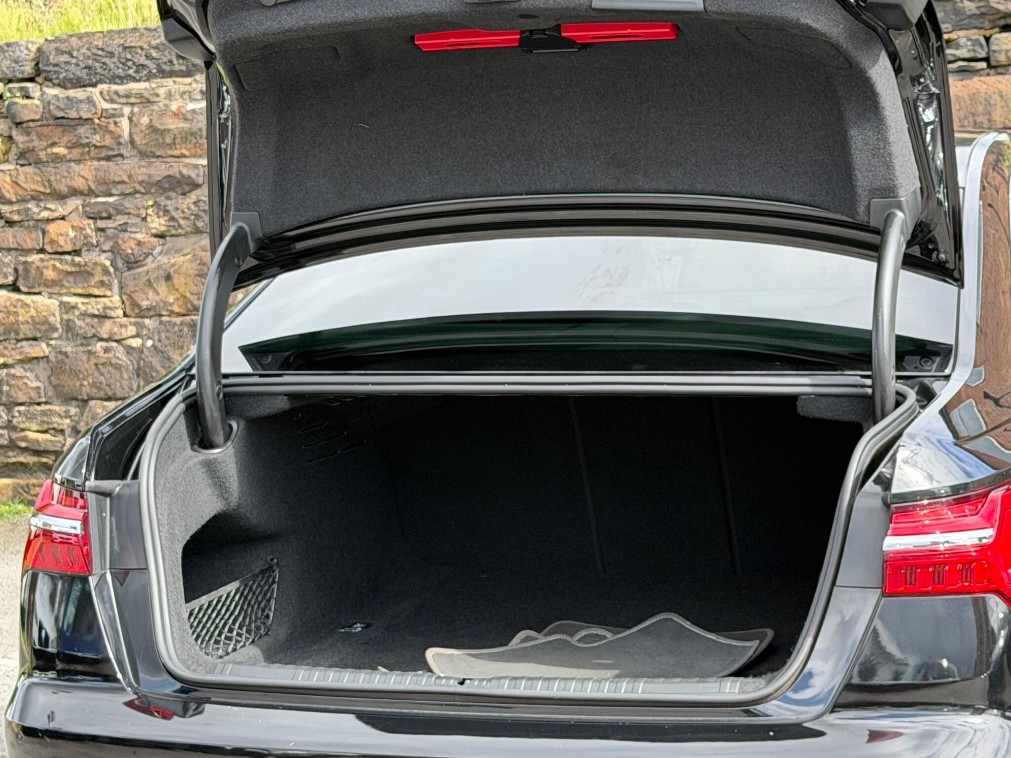 Audi A6 view 20