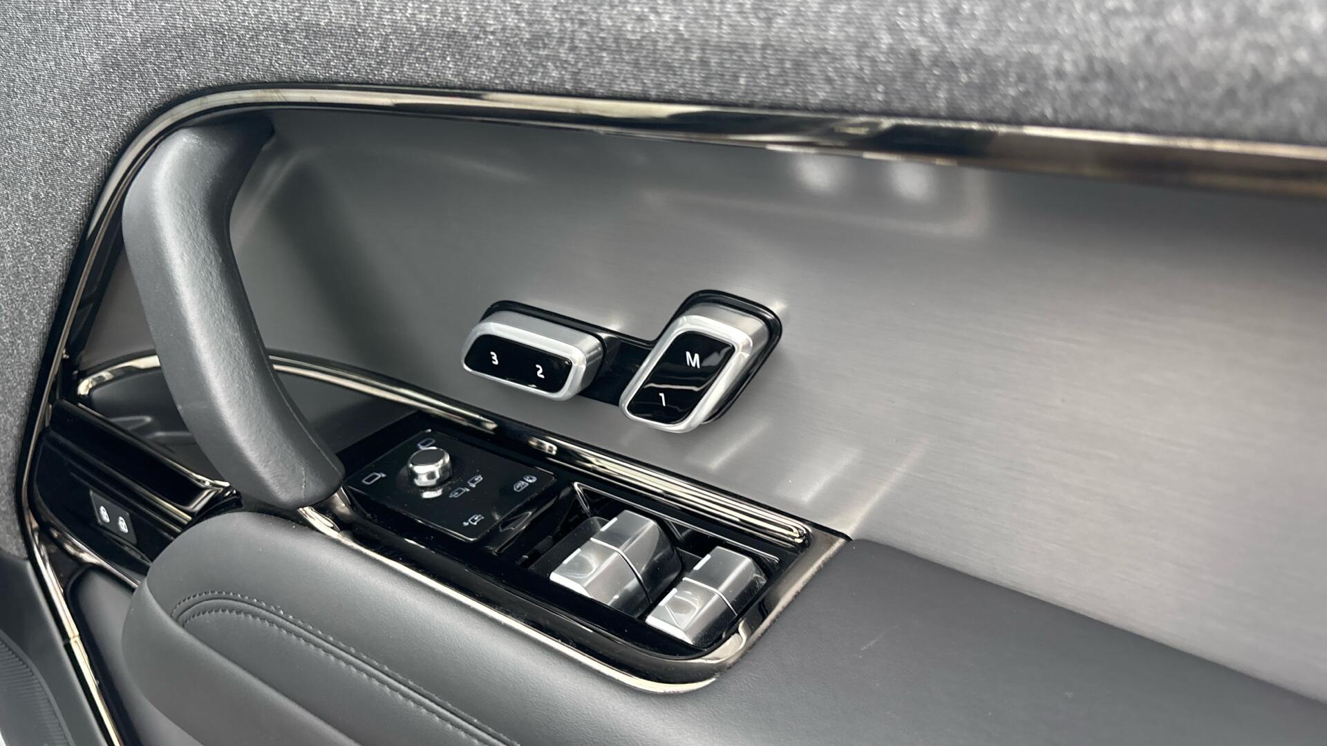 Land Rover Range Rover Sport view 33