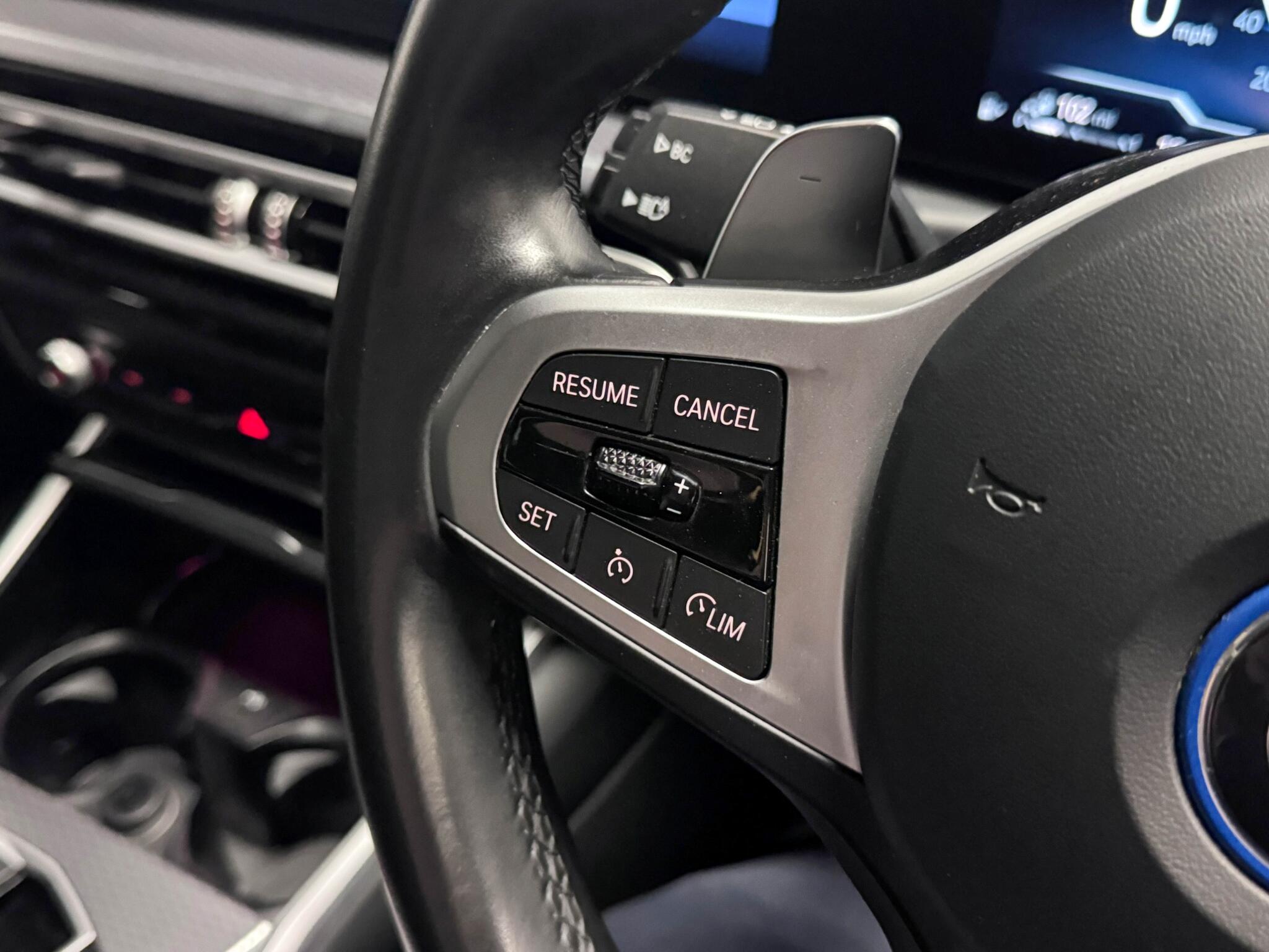 BMW 3 Series view 14