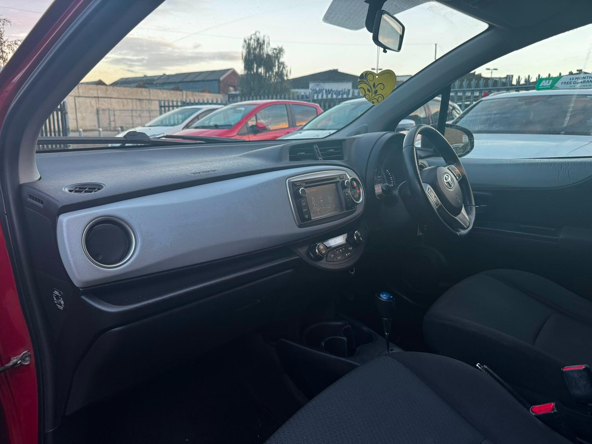 Toyota Yaris view 17