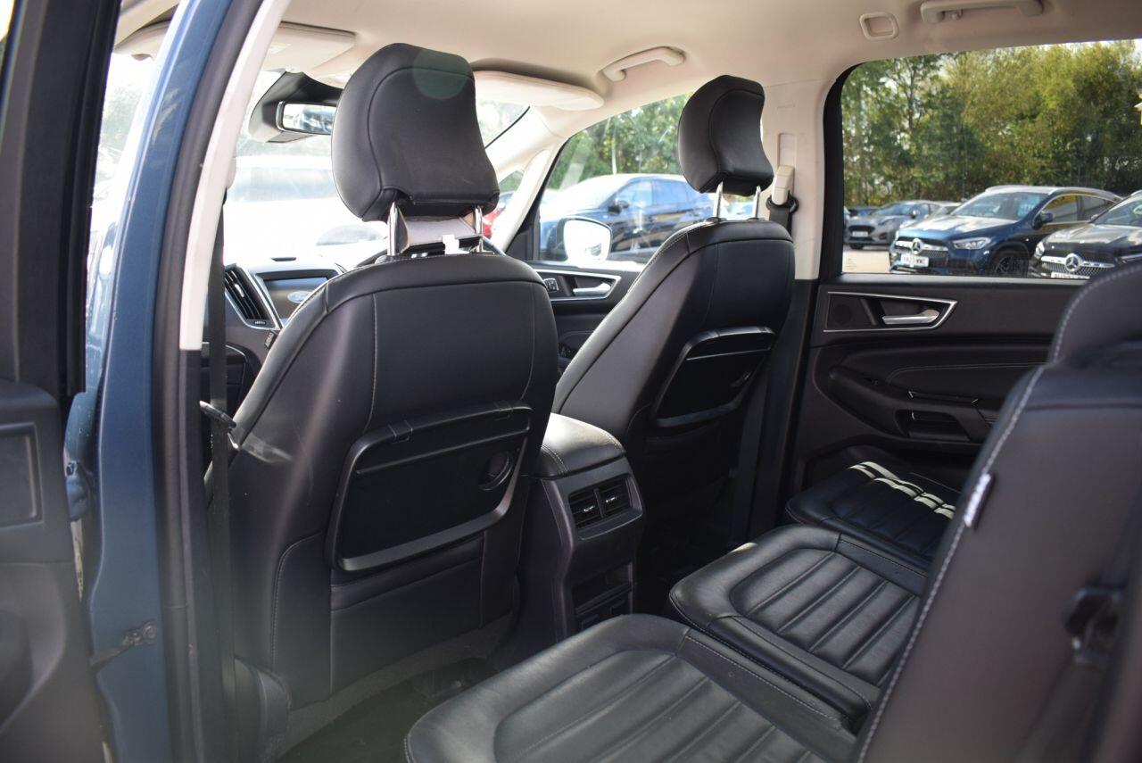 Ford Galaxy view 17