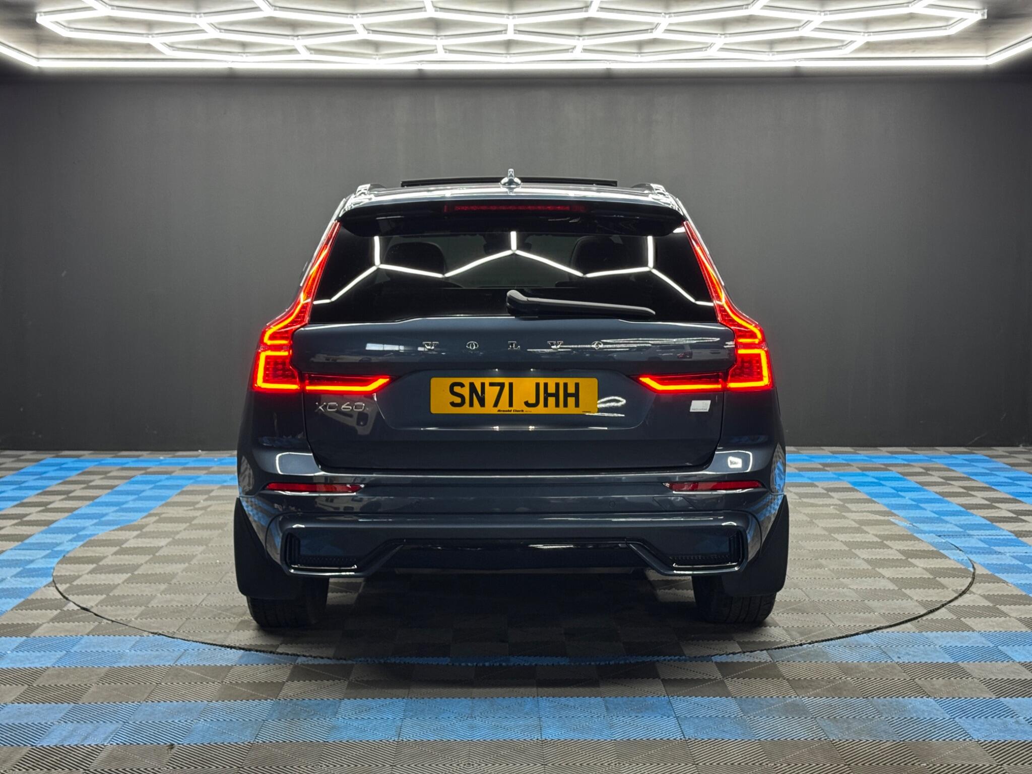Volvo XC60 view 6