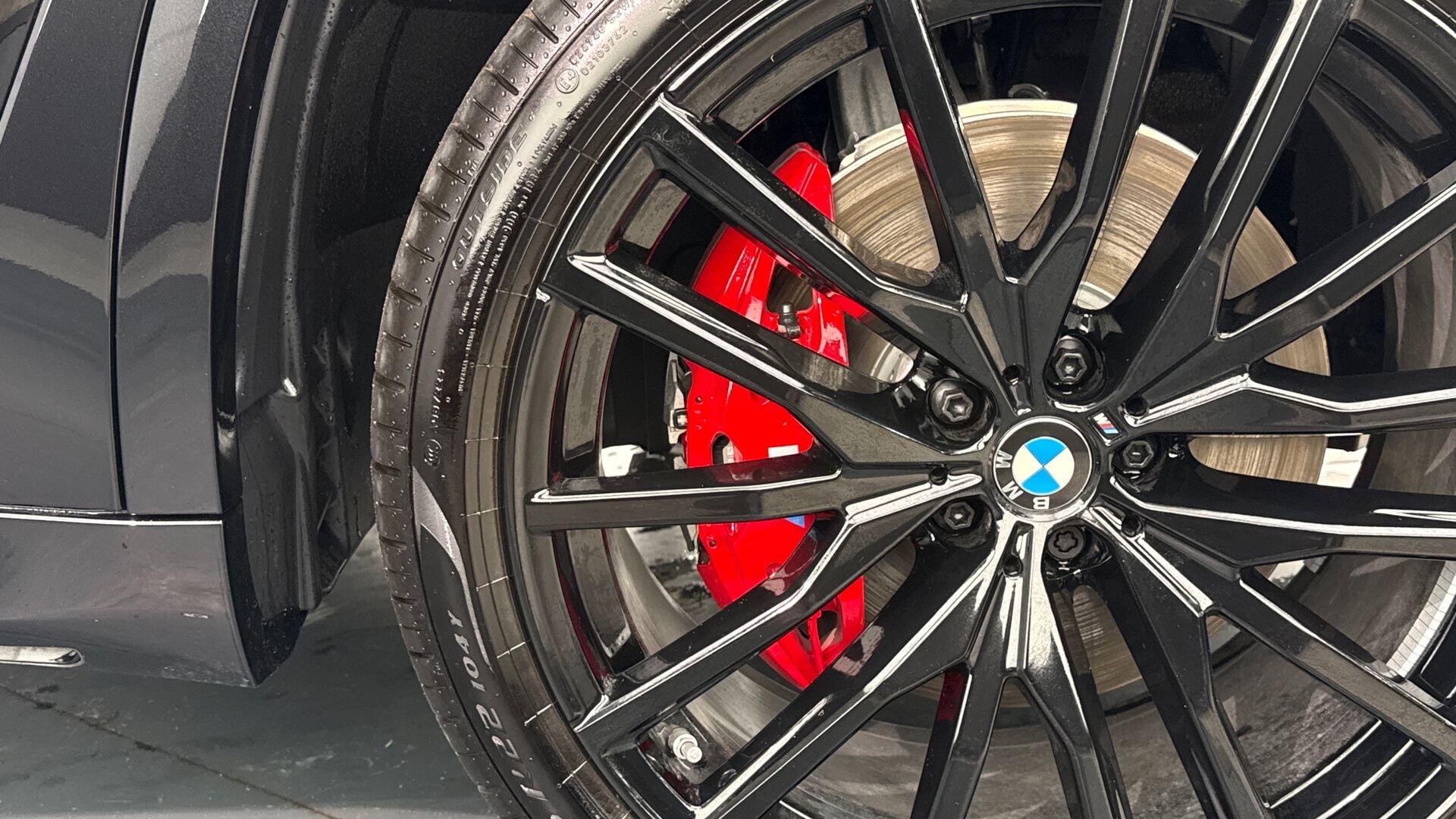 BMW X5 view 34