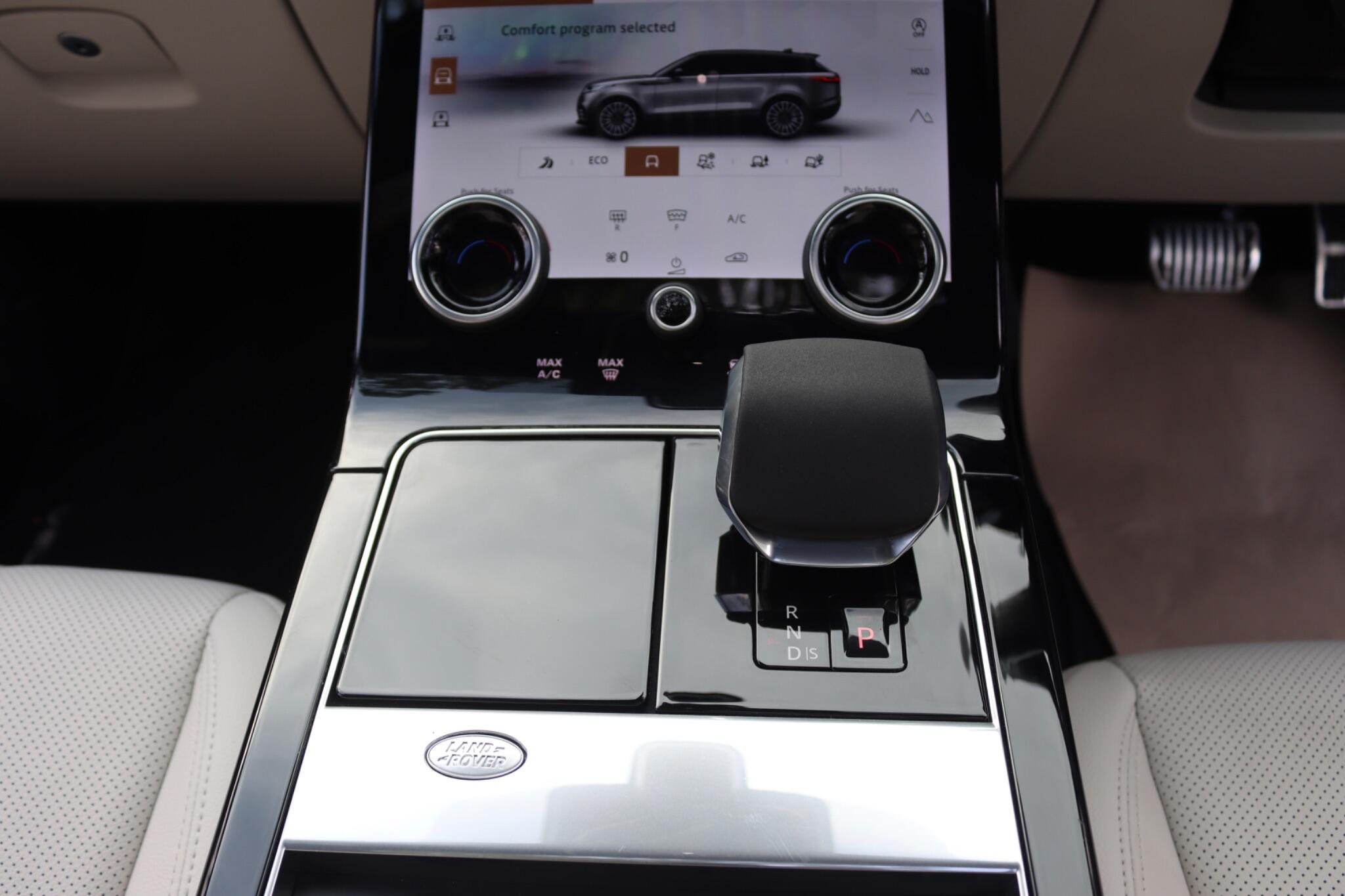 Land Rover Range Rover Velar view 59