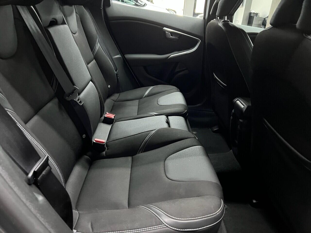 Volvo V40 view 41