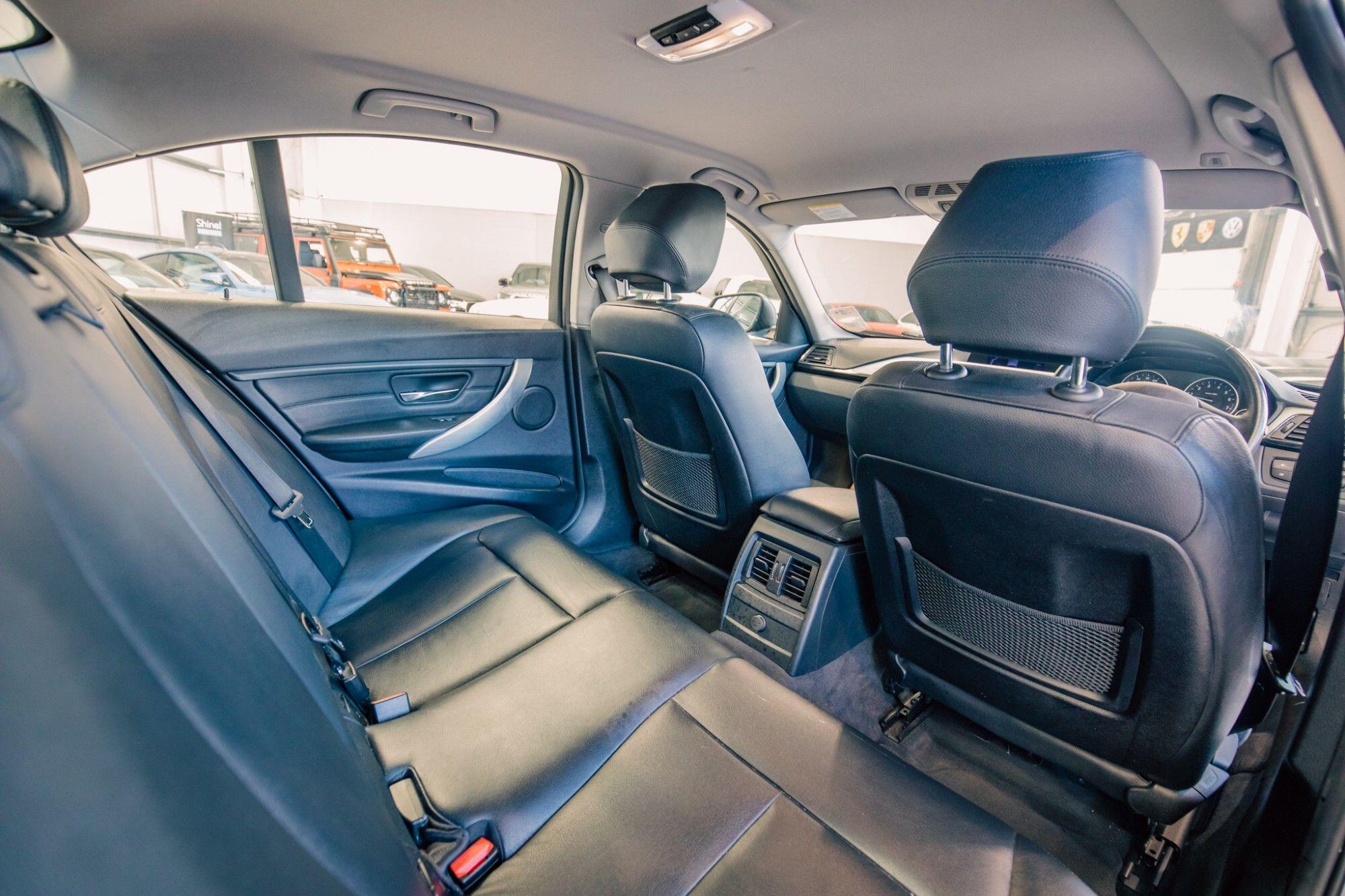 BMW 3 Series view 8