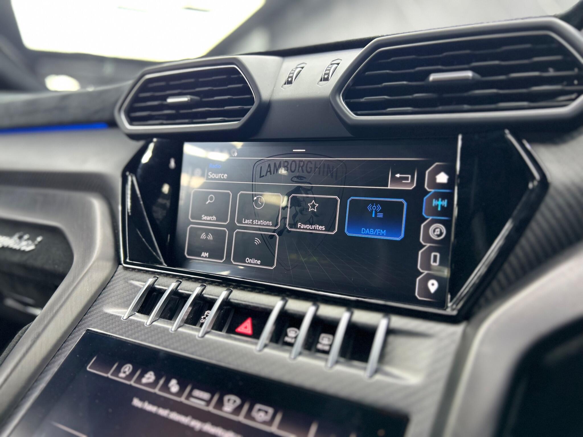 Lamborghini Urus view 48