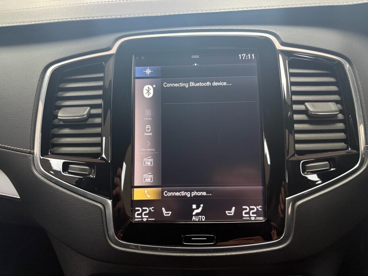 Volvo XC90 view 24