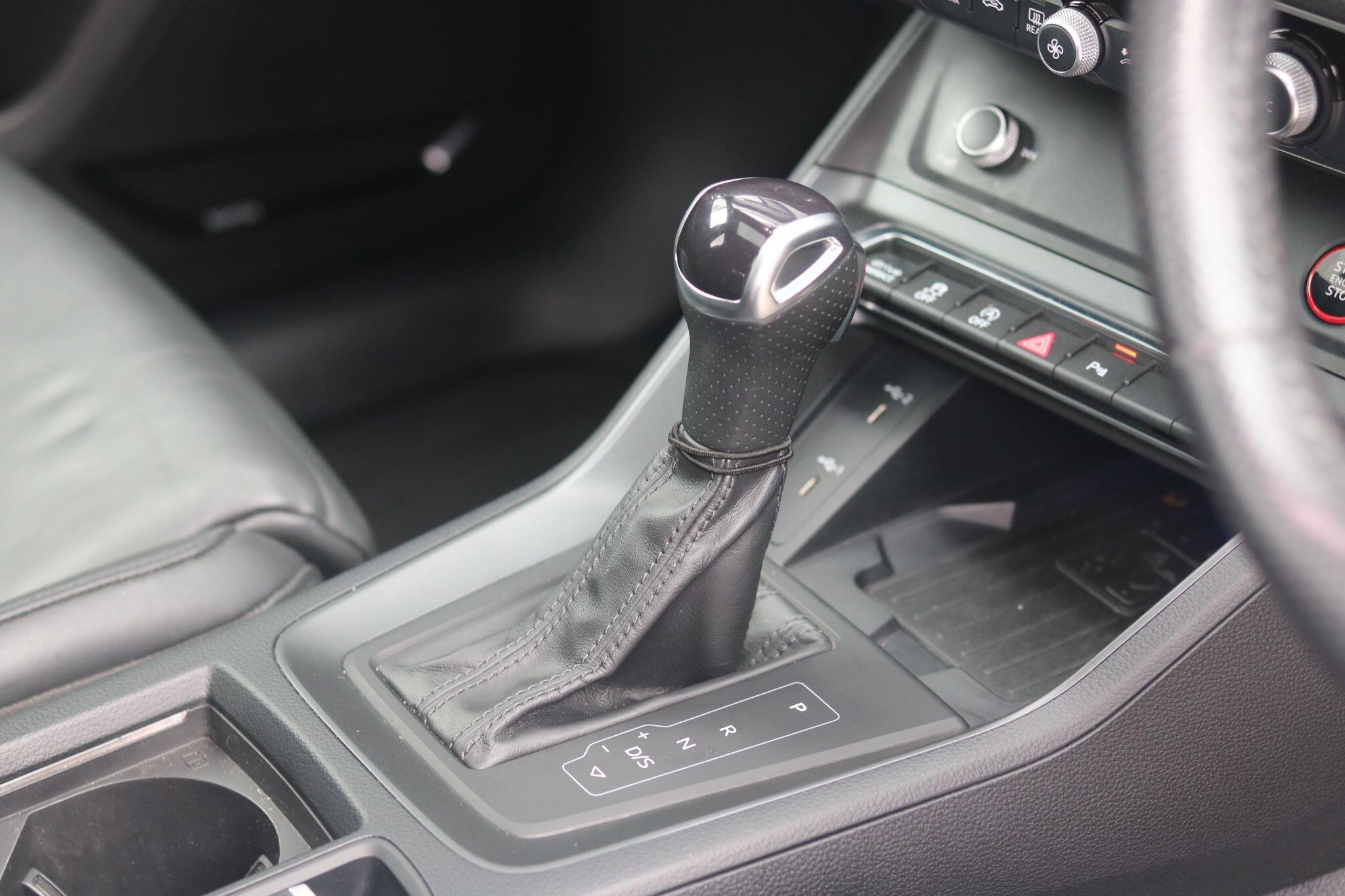 Audi RS Q3 view 15