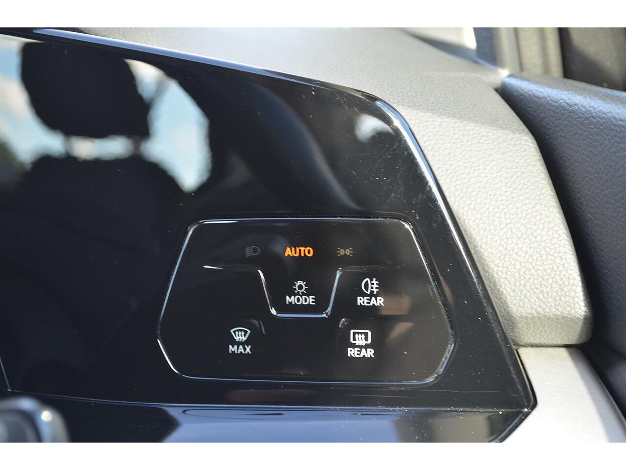 Volkswagen Golf view 45