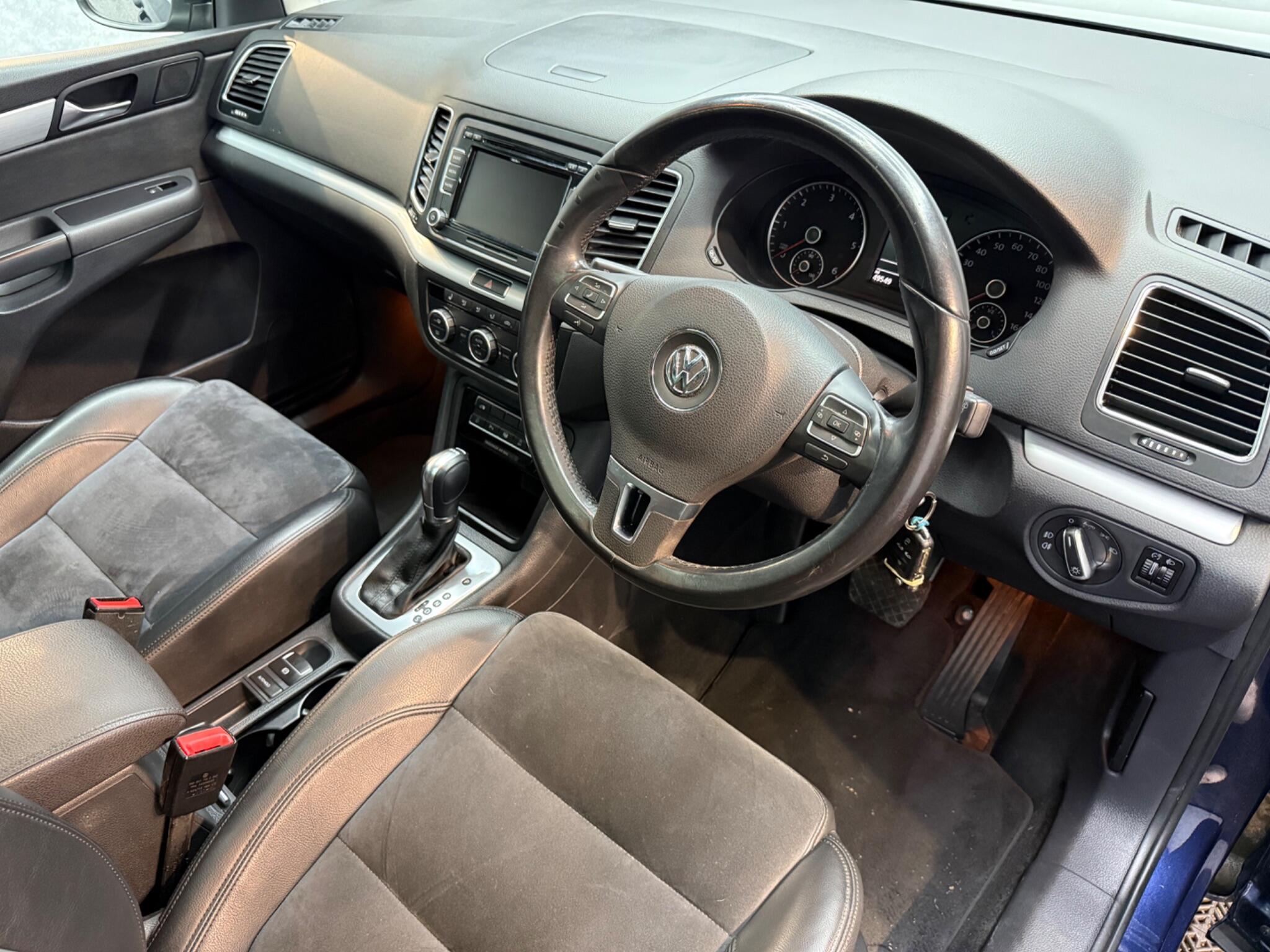 Volkswagen Sharan view 2