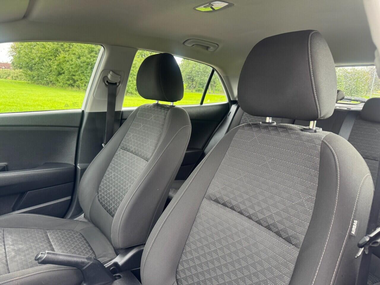 Kia Rio view 14