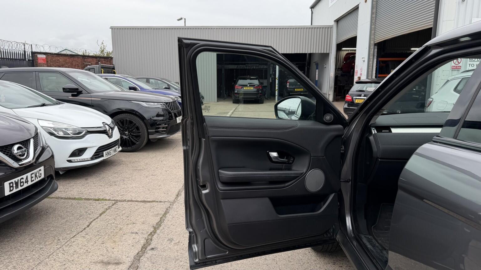 Land Rover Range Rover Evoque view 15