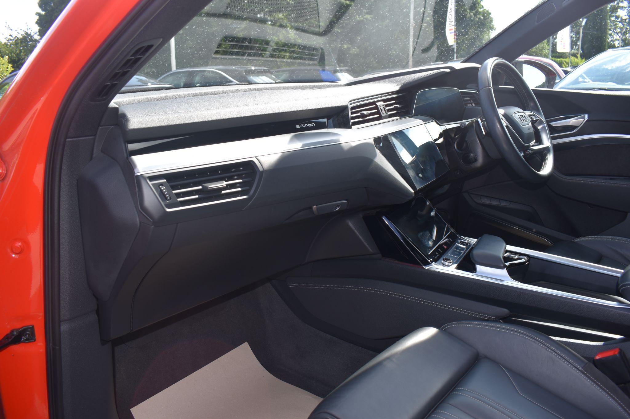 e-tron - 55 Launch Edition Sportback Auto quattro 5dr 95kWh - Image 23