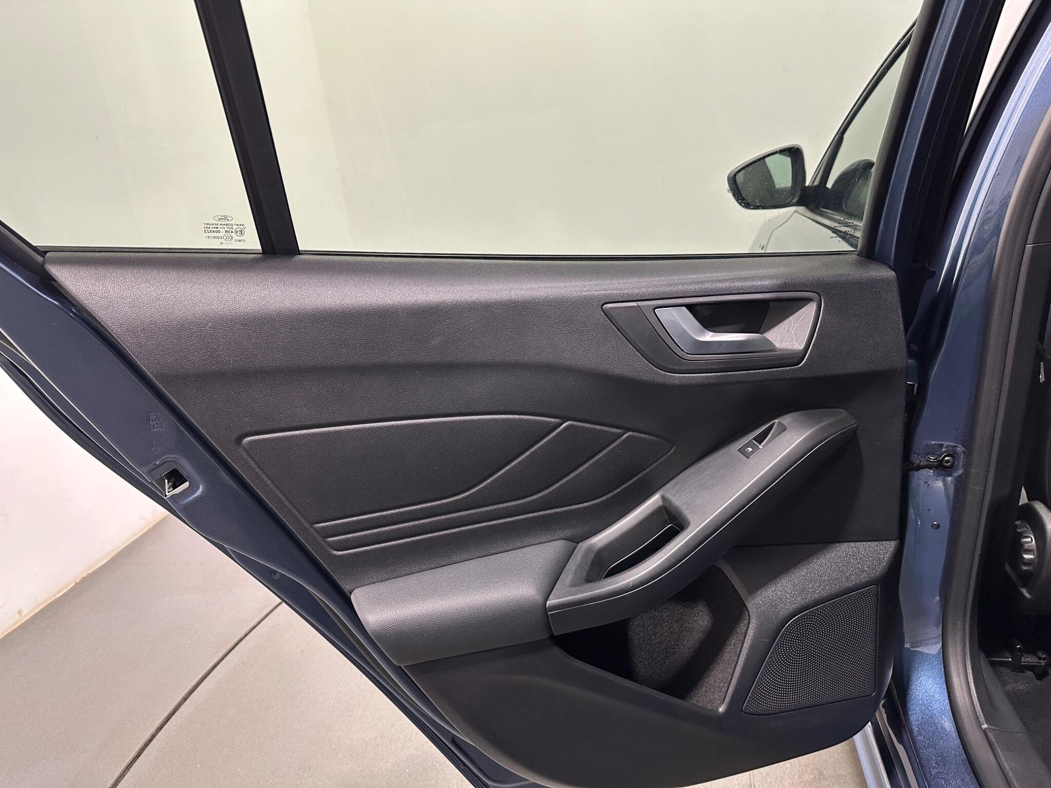 Ford Focus view 41
