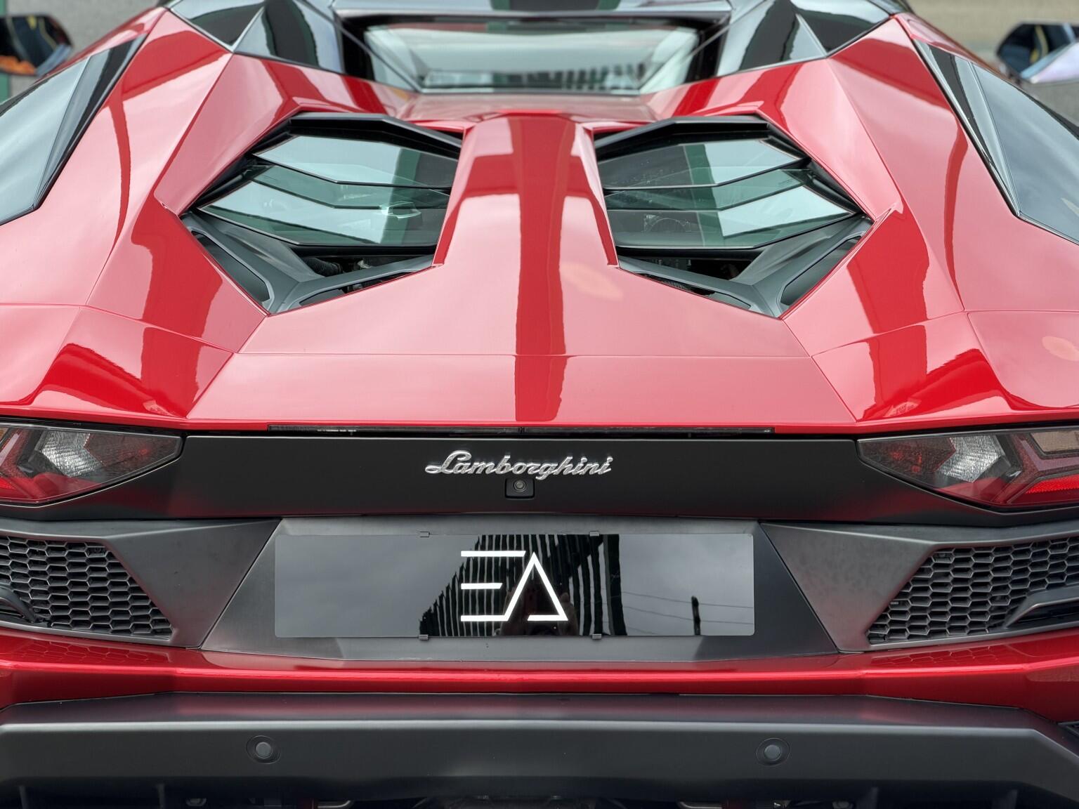 Lamborghini Aventador view 43